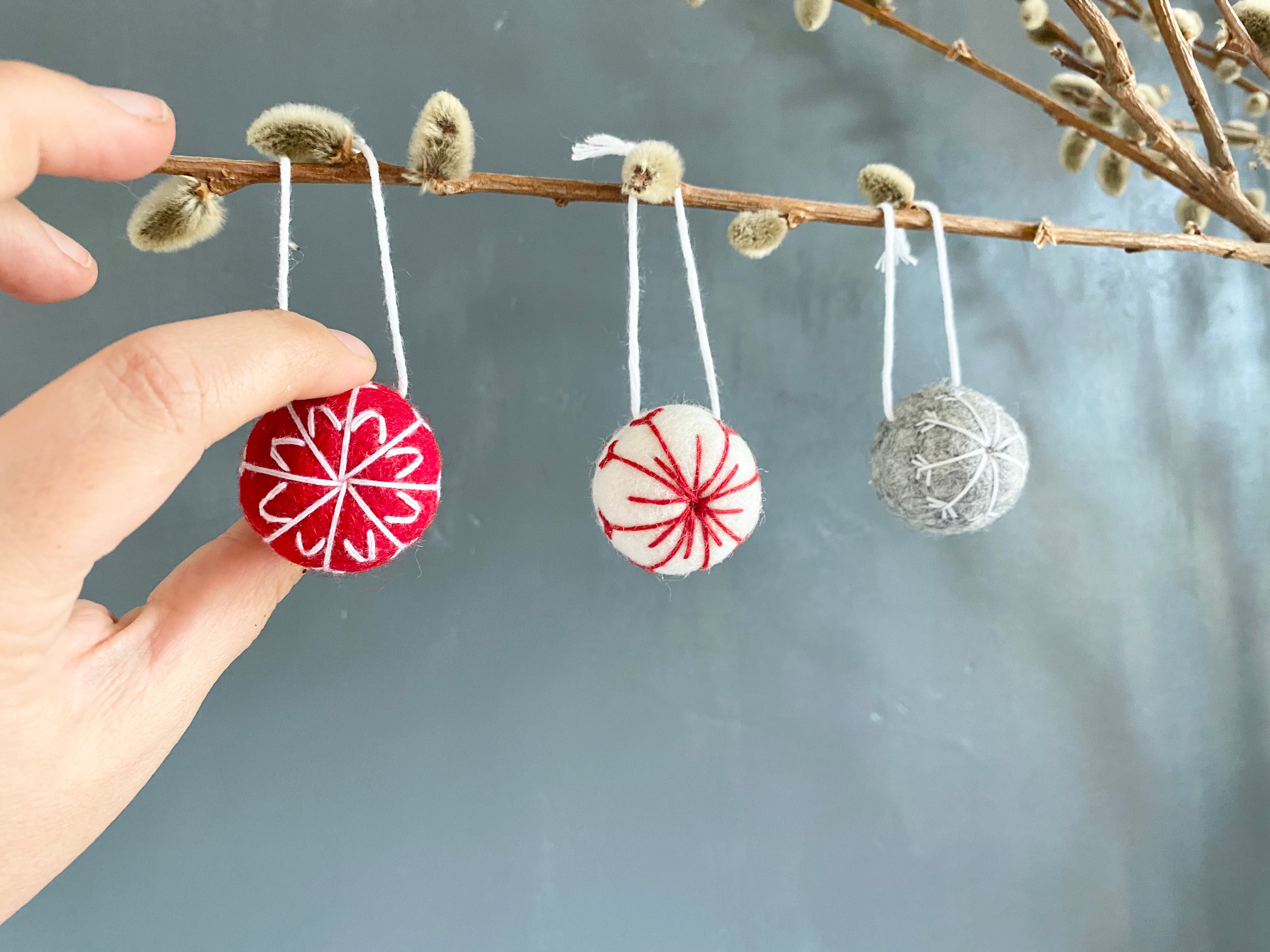 Snowflake Ornaments - Elegant Christmas Tree Decorations for Holiday Home Decor | Perfect for Xmas Party, Winter Wedding & Festive Gift Giving