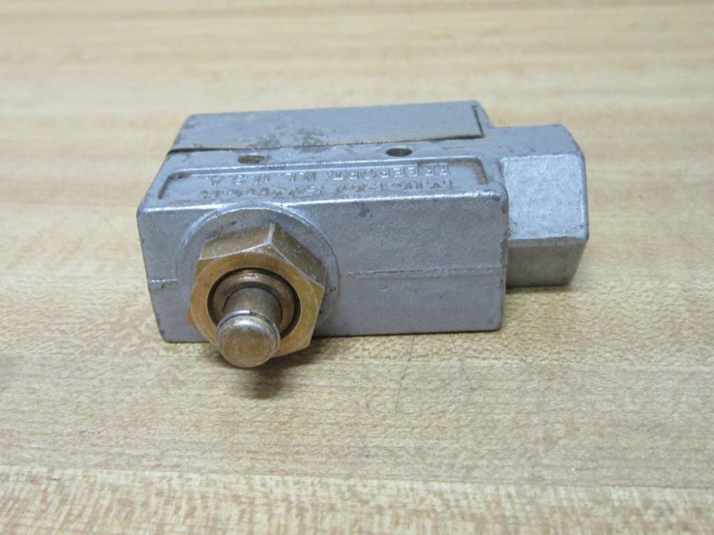 Waterproof Enclosed Limit Switch - Heavy Duty IP67 Rated for Industrial Automation, CNC Machines, and Robotics | Reliable Safety Sensor for Harsh Environments