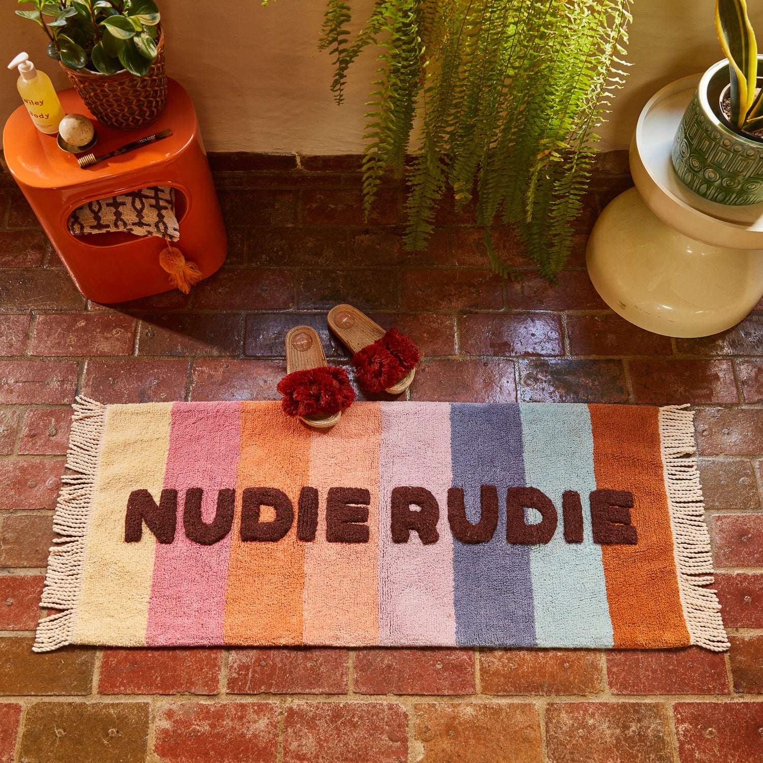 Valli Nudie Rudie Bath Runner - Soft Non-Slip Bathroom Rug for Showers & Bathtubs - Perfect for Bathroom Decor and Safety
