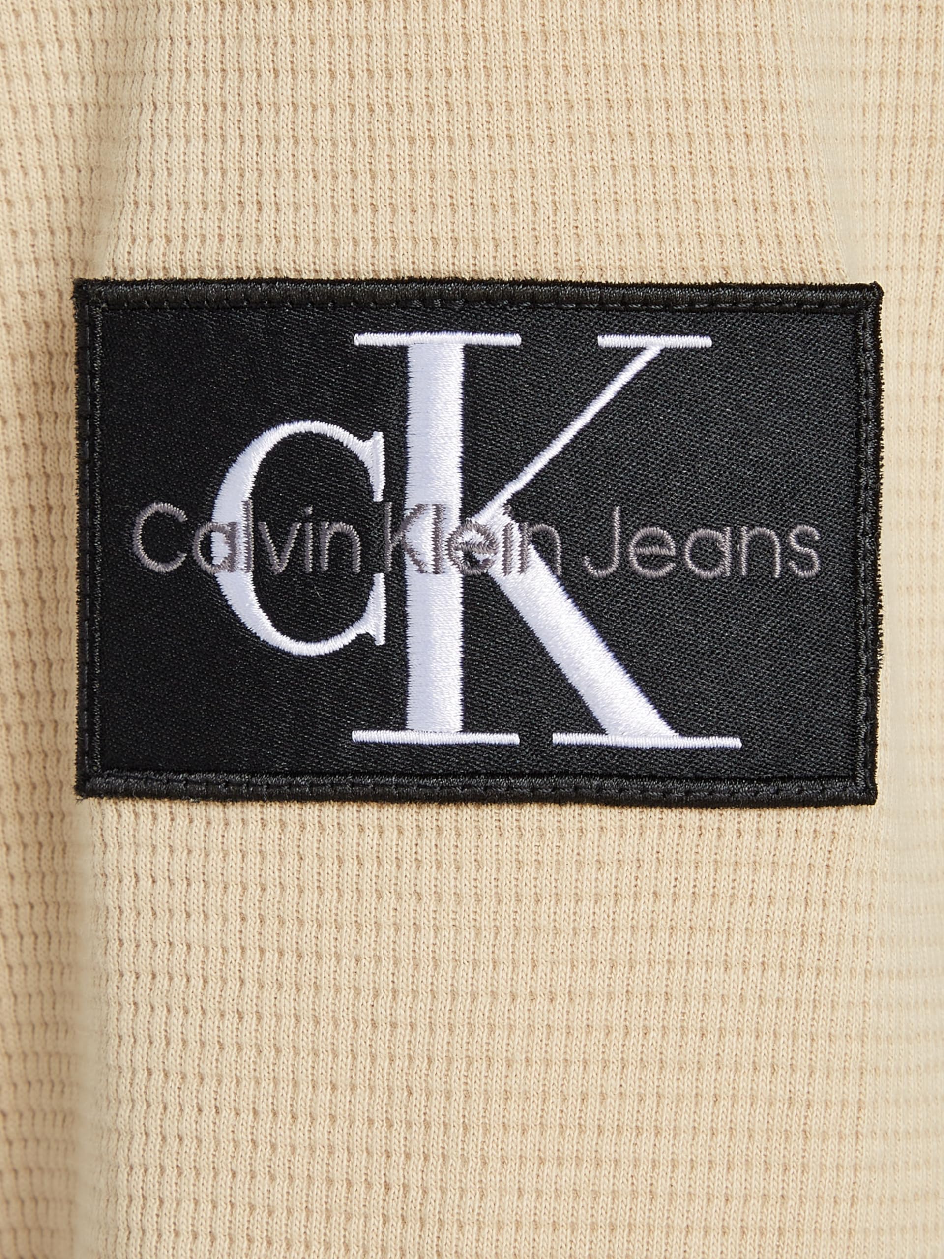 Calvin Klein Men's Long Sleeve Waffle Knit Badge Logo T-Shirt - Comfortable Casual Top for Everyday Wear, Work & Weekend Outfits