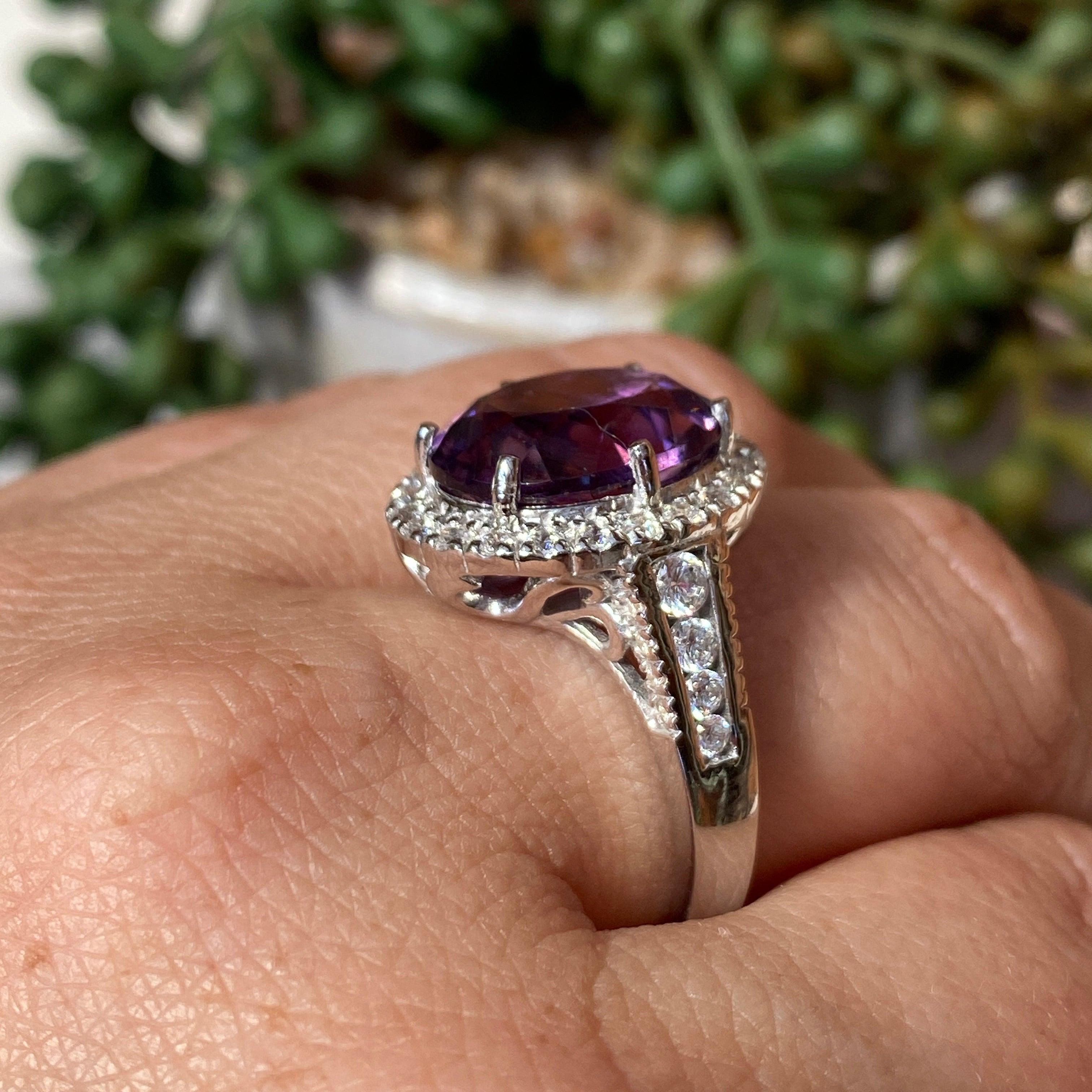 Amethyst Oval Cut Ring with CZ Accent - Size 8 - Sterling Silver Jewelry - Elegant Purple Gemstone Ring for Women - Perfect for Weddings, Anniversaries & Special Occasions