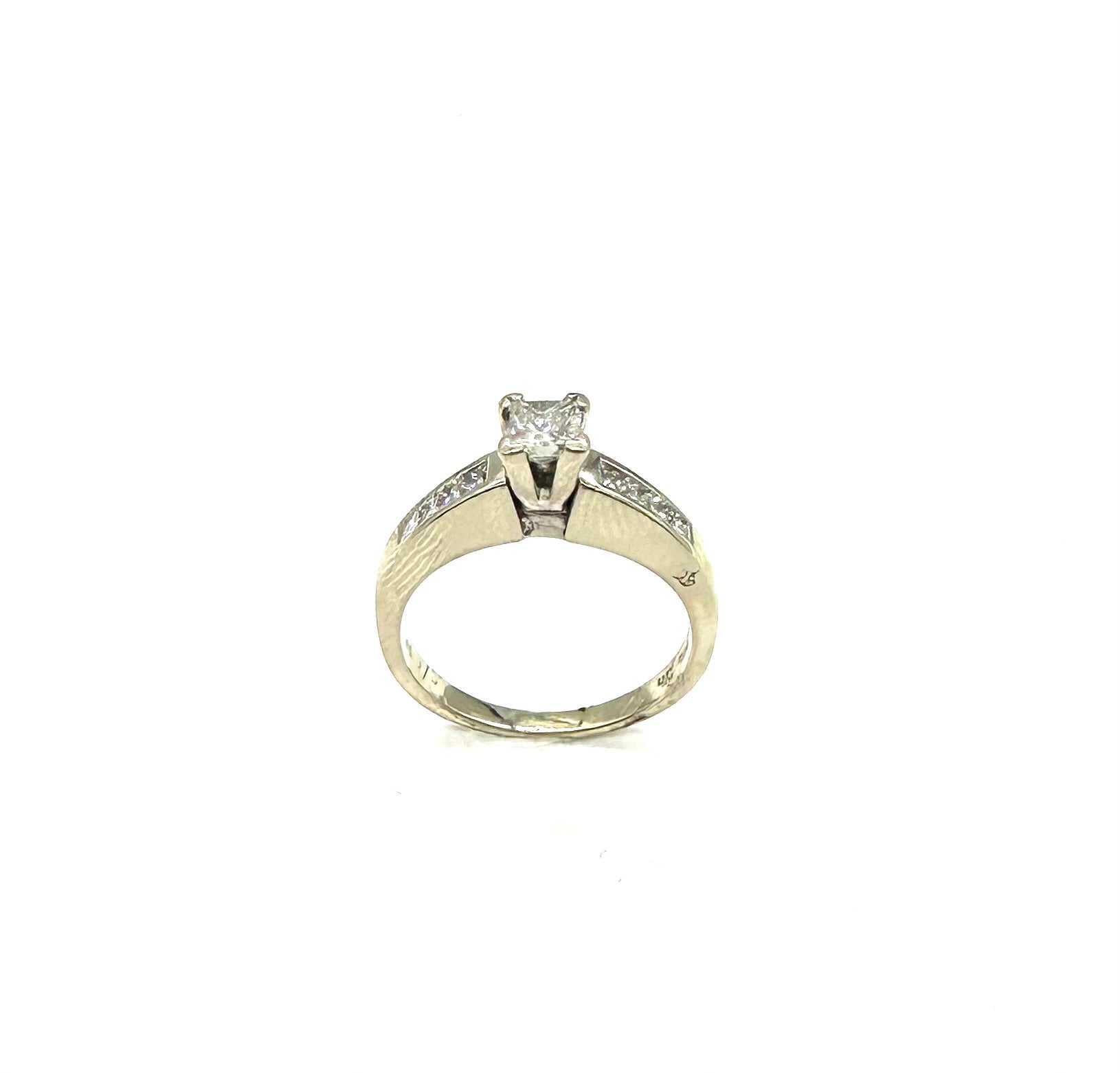 3/4 CTW Princess Cut Diamond Engagement Ring - Cathedral Setting for Women, Elegant Wedding & Proposal Jewelry Gift