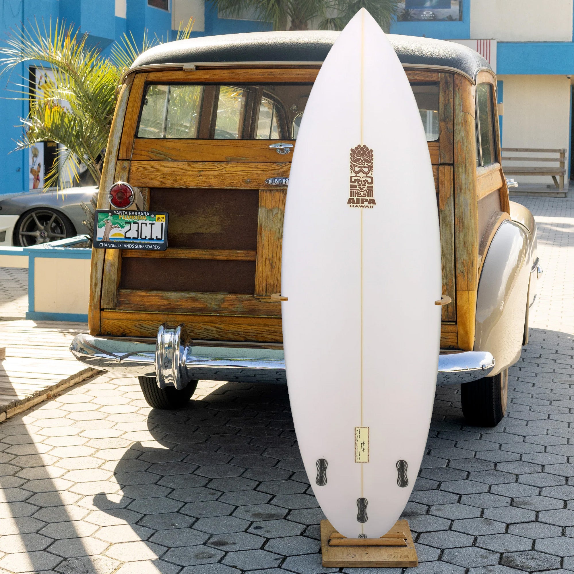 Aipa Element 115 5'5 Surfboard with FCS II Fin System - Perfect for Intermediate Surfers in Small to Medium Waves