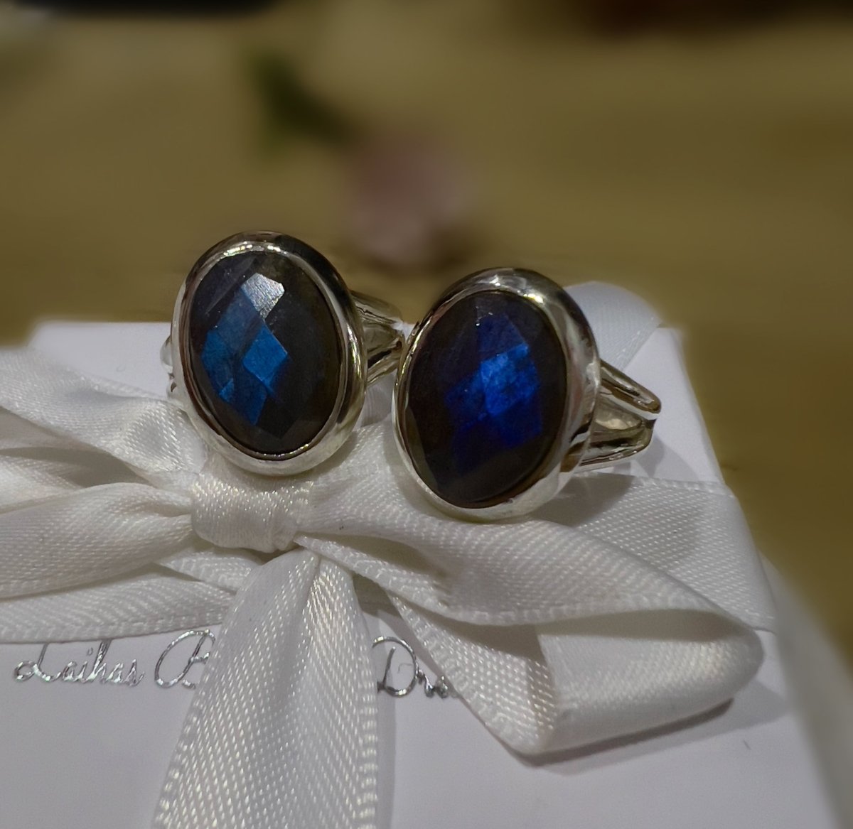 Laihas Iridescent Oval Labradorite Ring for Women - Elegant Gemstone Jewelry for Everyday Wear, Gift Giving & Special Occasions