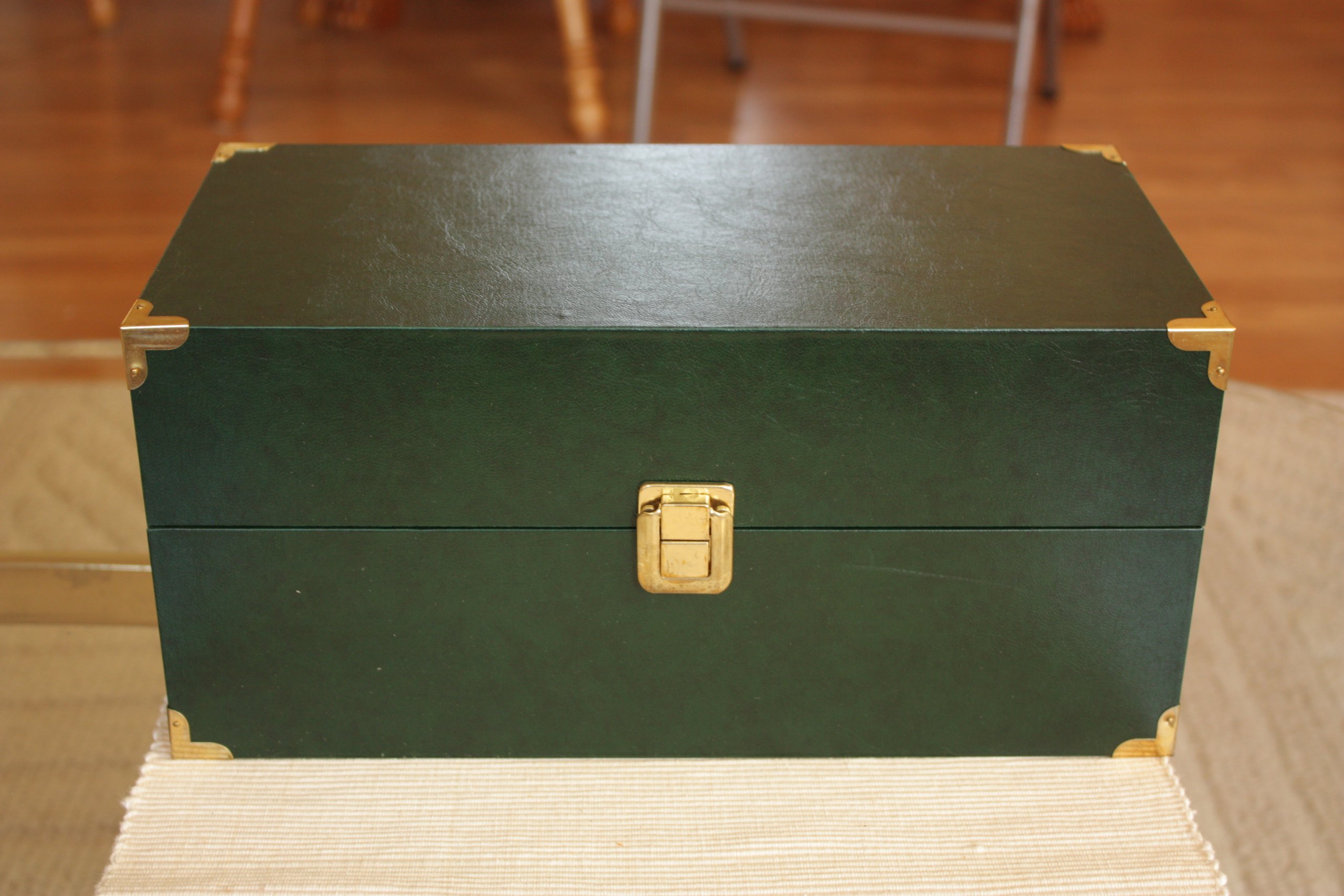 Green Doll Case with Music Box #589917 - Perfect for Collectors, Gift Giving, and Home Decor
