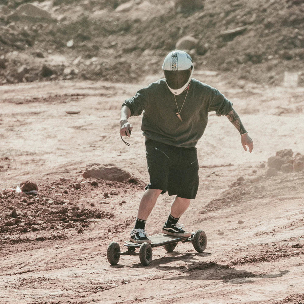 Exway Atlas Carbon 2023 4WD All-Terrain Electric Skateboard - 31 MPH Top Speed, 18 Mile Range, Belt Drive System for Off-Road & Commuting | Perfect for Adventure, Urban Travel & Last-Mile Transportation
