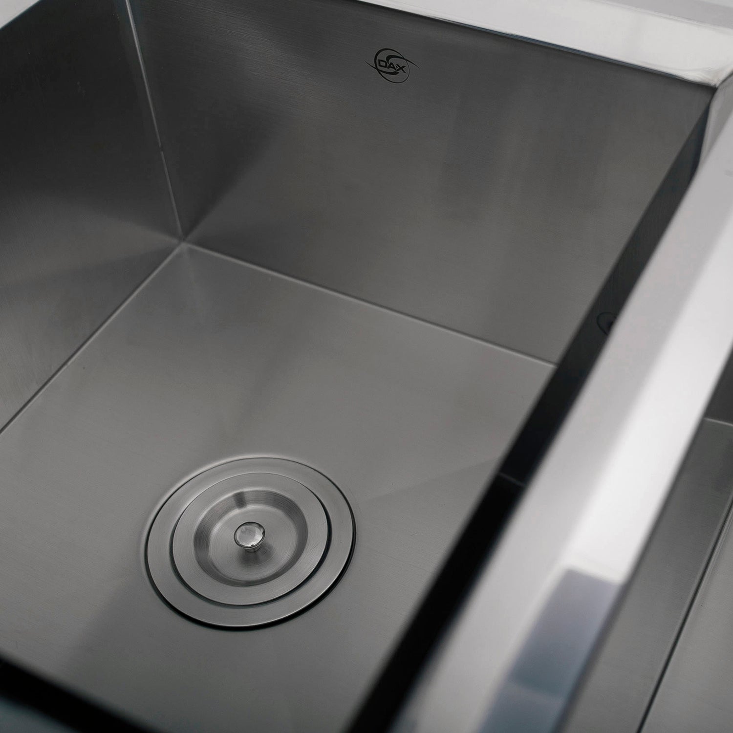 DAX SQ 3318C 33 x 18 x 9.5 Inch Undermount Double Bowl Kitchen Sink - 16 Gauge Stainless Steel with Brushed Finish - Handmade 50/50 Design for Modern Kitchens - Perfect for Meal Prep, Dishwashing & Entertaining