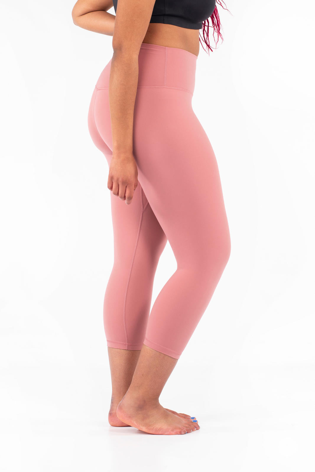 Free Motion Crops - High-Quality Yoga Pants for Women | Comfortable Workout Leggings for Pilates, Running & Gym | Perfect for Active Lifestyles & Athleisure Wear