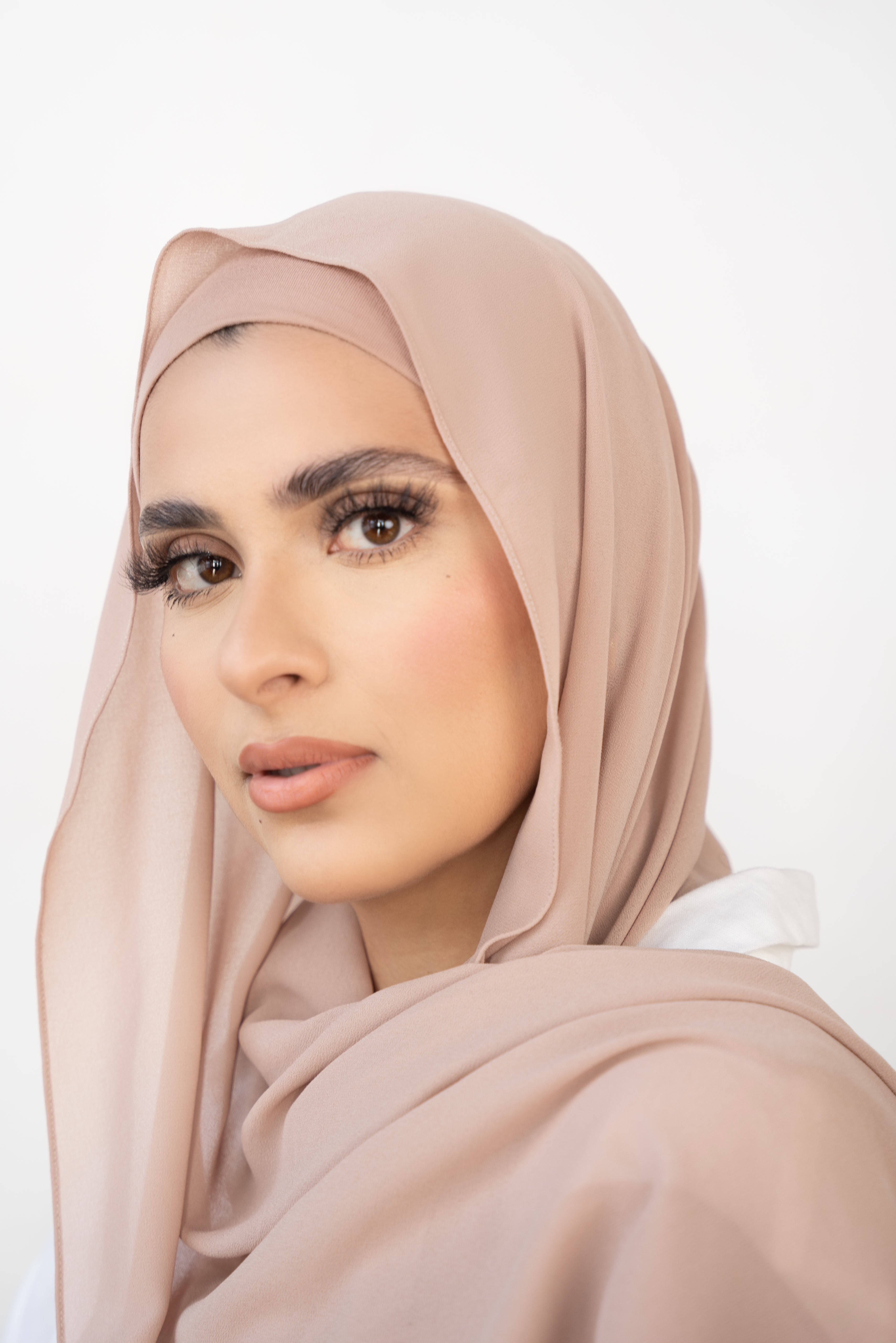 Elegant Chiffon Hijab Set Mariam - Soft & Lightweight Muslim Scarf for Women - Perfect for Daily Wear, Prayer, and Special Occasions