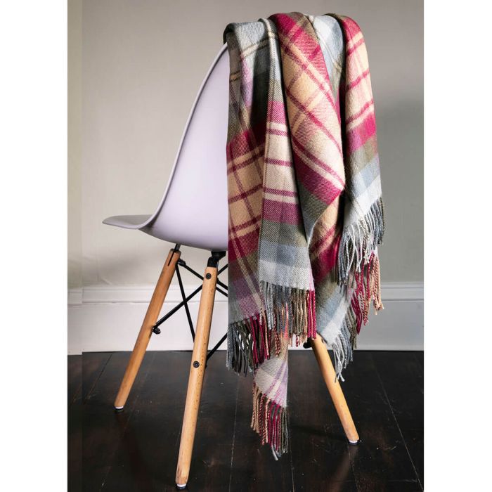 Authentic Auld Scotland Tartan Plaid Blanket - Soft & Warm Wool Throw for Home, Camping, and Outdoor Adventures