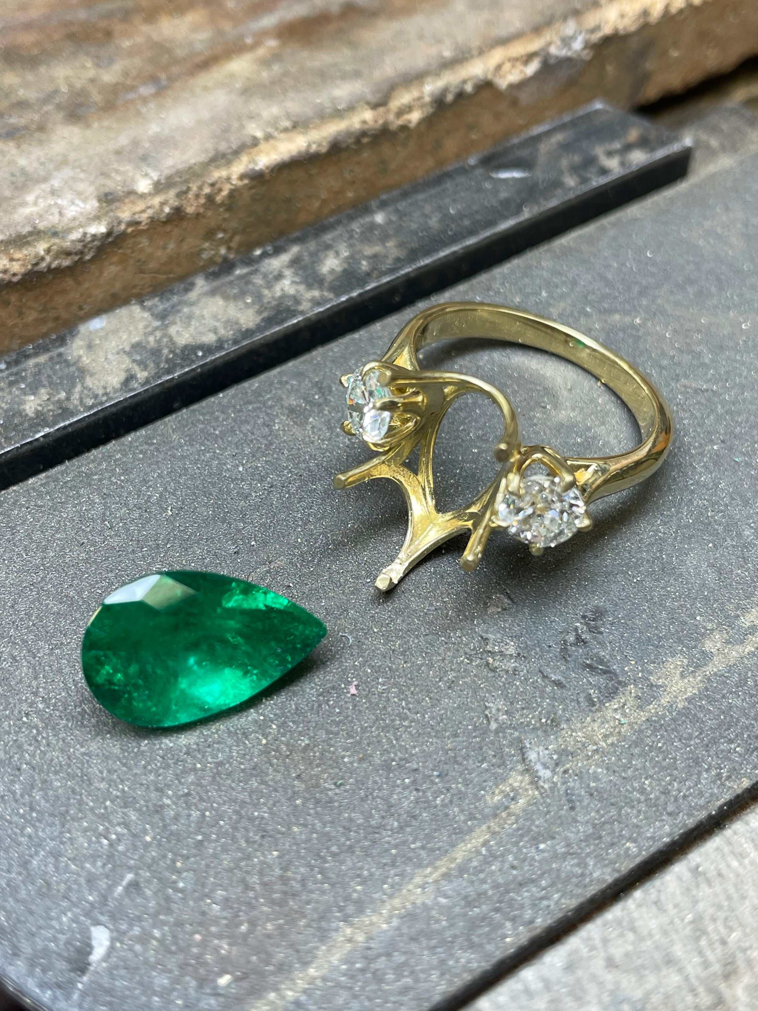6.68tcw 18K Gold Vivid Green Pear Colombian Emerald & Old Euro Diamond Three Stone Engagement Ring - Perfect for Wedding, Anniversary & Special Occasion Gifts