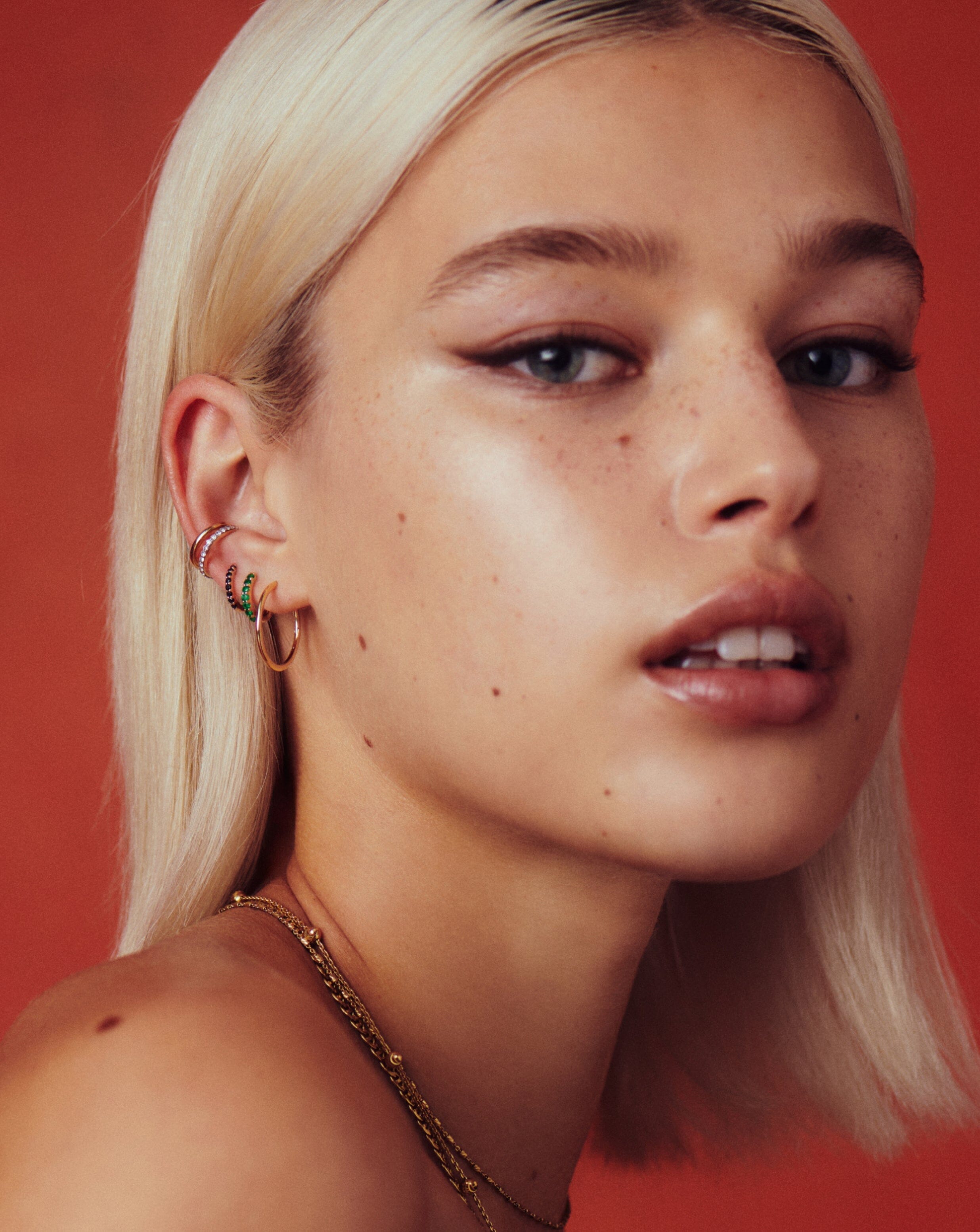Elegant Small Hoop Earrings for Women - Classic Gold & Silver Minimalist Hoops - Perfect for Everyday Wear, Office & Date Night