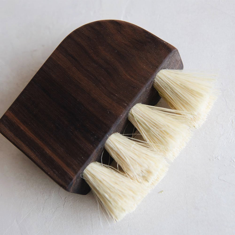 MT0970 Large Wooden Counter Brush - Heavy Duty Kitchen Scrubber for Stove, Sink & Countertop Cleaning - Natural Wood Handle & Durable Bristles