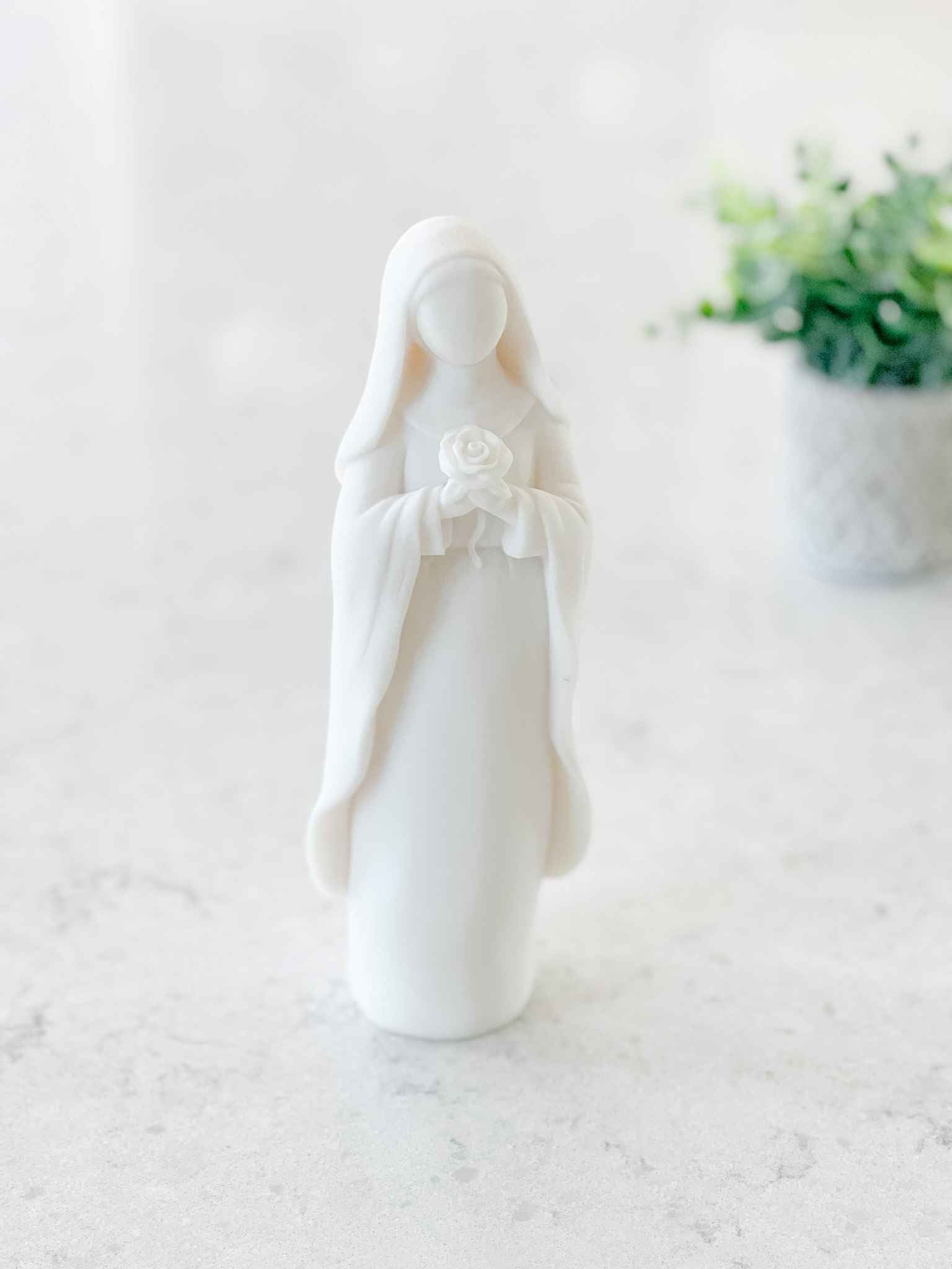 St. Thérèse of Lisieux Statue - Beautiful Catholic Saint Figurine for Home Altar, Prayer Space & Religious Decor | Perfect for Devotion, Gifts & Church Display