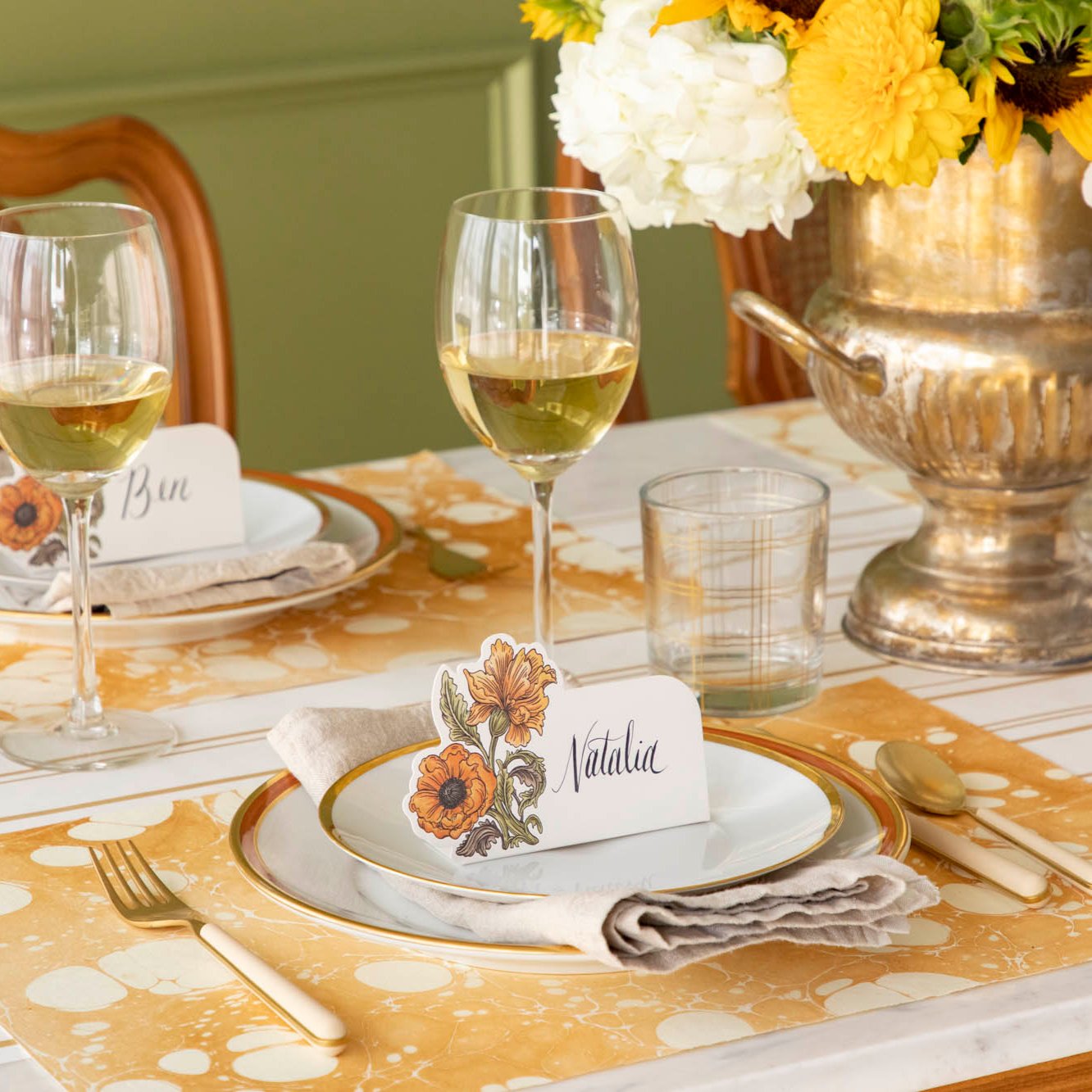 Premium Gold Stone Marbled Placemat Set of 4 - Heat Resistant & Non-Slip Dining Table Mats - Elegant Home Decor for Dinner Parties, Holiday Gatherings & Everyday Use