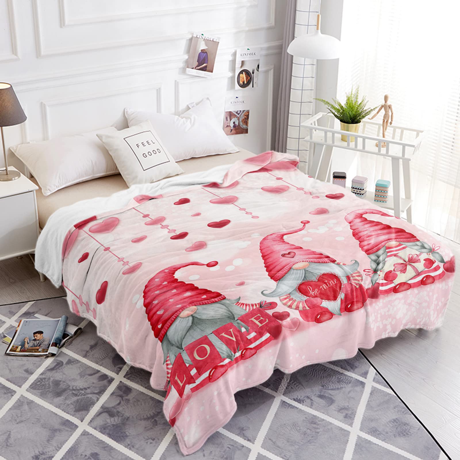 Soft Flannel Fleece Blanket - Cute Dwarfs on Pink Cozy Microfiber Throw for Valentine's Day | Warm Plush Fuzzy Bedspread for Women, Men, Kids | Perfect for Couples Gifts, Bedroom Decor, Sofa Snuggling & Winter Comfort