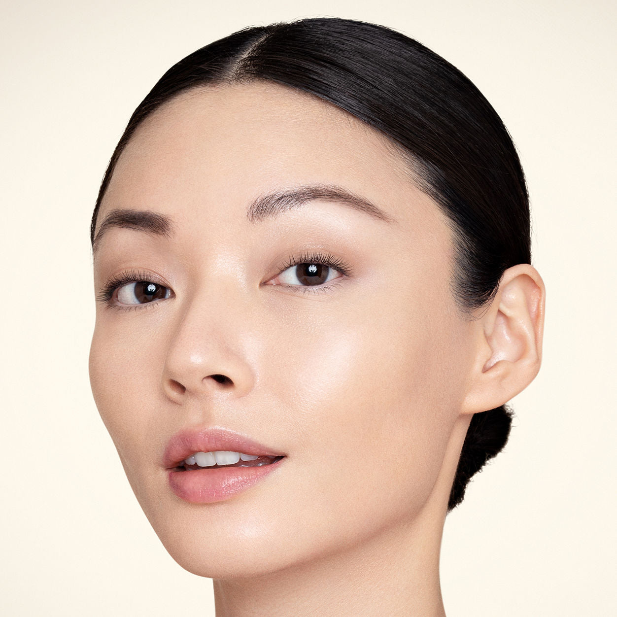 Future Skin Foundation - Lightweight, Long-Lasting Liquid Makeup with SPF Protection | Perfect for Daily Wear & Special Occasions
