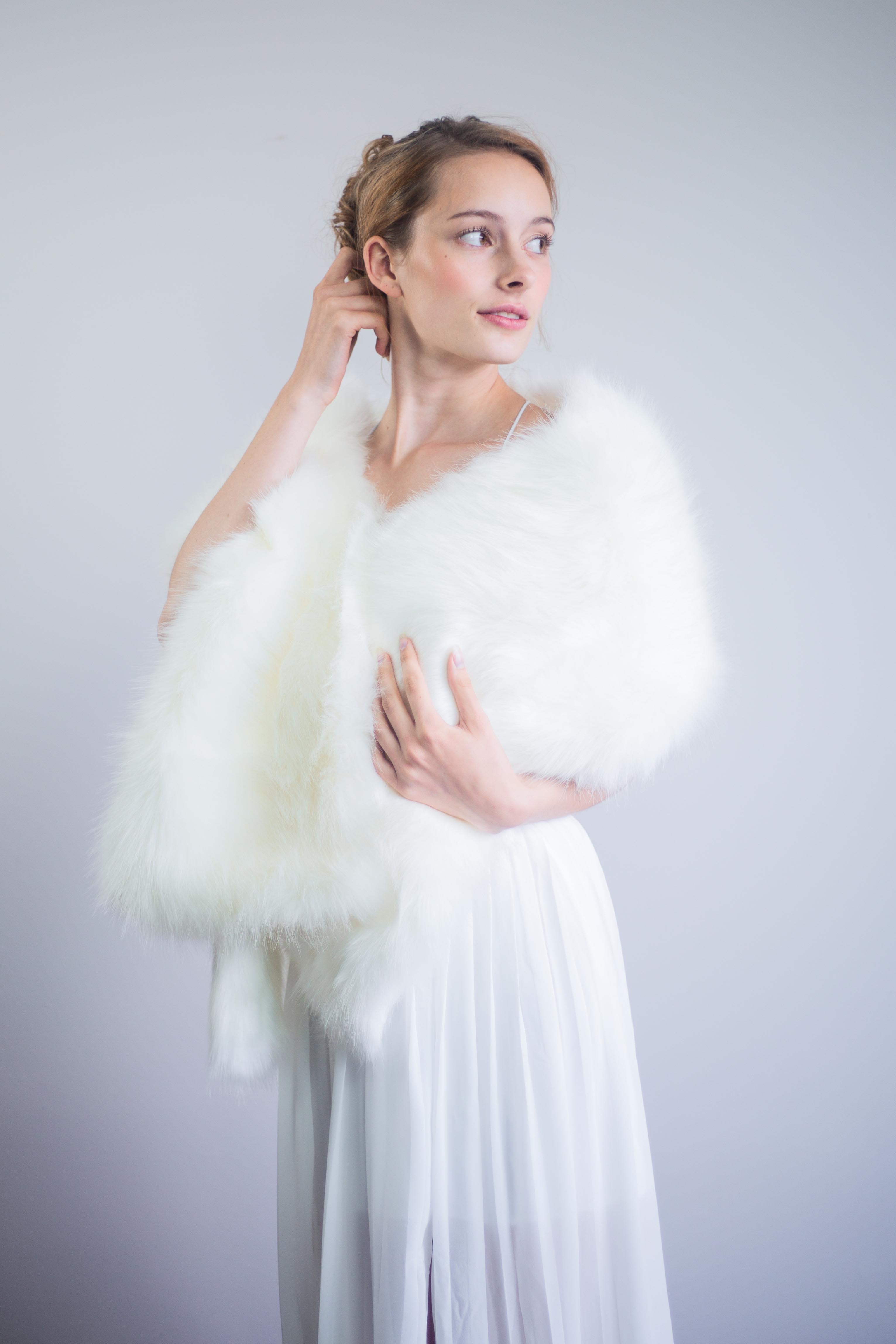 Ivory White Faux Fur Shawl for Brides - Elegant Wedding Wrap (Lilian Ivy03) - Perfect for Winter Weddings, Bridal Portraits & Formal Events