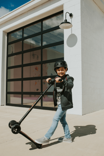 Micro Kickboard Maxi Deluxe Pro Scooter - 3 Wheel Kick Scooter for Kids & Adults - Perfect for Commuting, Outdoor Fun & Neighborhood Rides