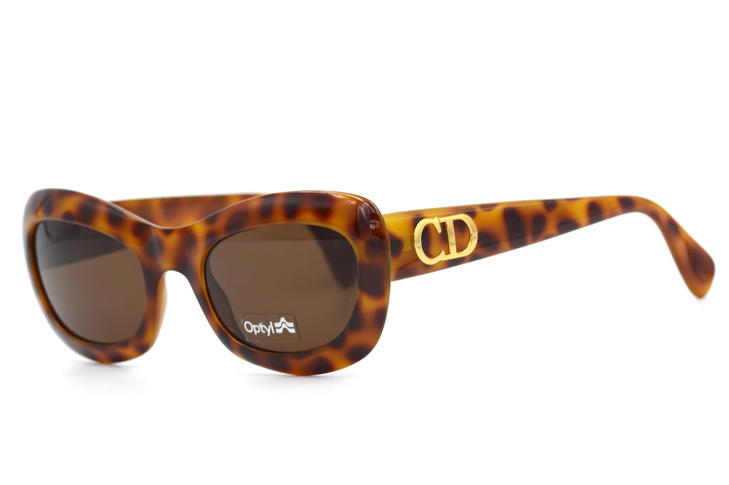 Christian Dior 2974 11 Sunglasses - Luxury Designer Shades for Women - UV Protection & Fashion Statement - Perfect for Beach, Driving & Outdoor Activities