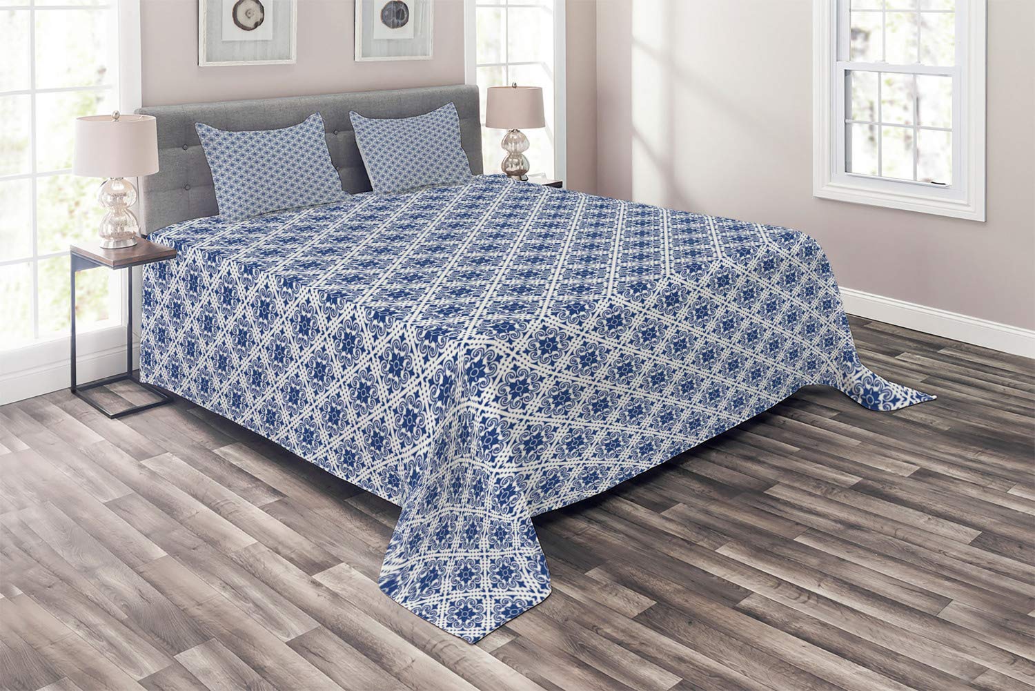 Ambesonne Moroccan King Size 3-Piece Quilted Bedspread Set with 2 Pillow Shams - Floral Oriental Damask Print in Off White & Dark Sky Blue - Luxury Bedding for Master Bedroom, Guest Room & Bohemian Home Decor