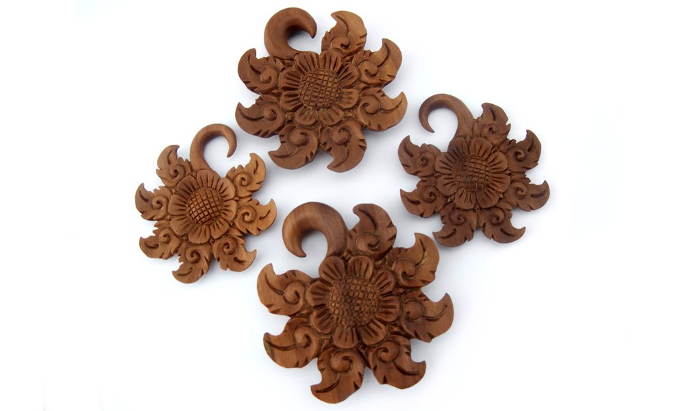 6G (4mm) Wooden Tribal Flower Ear Plugs - Body Jewelry for Stretching & Style - Perfect for Gauged Ears & Alternative Fashion