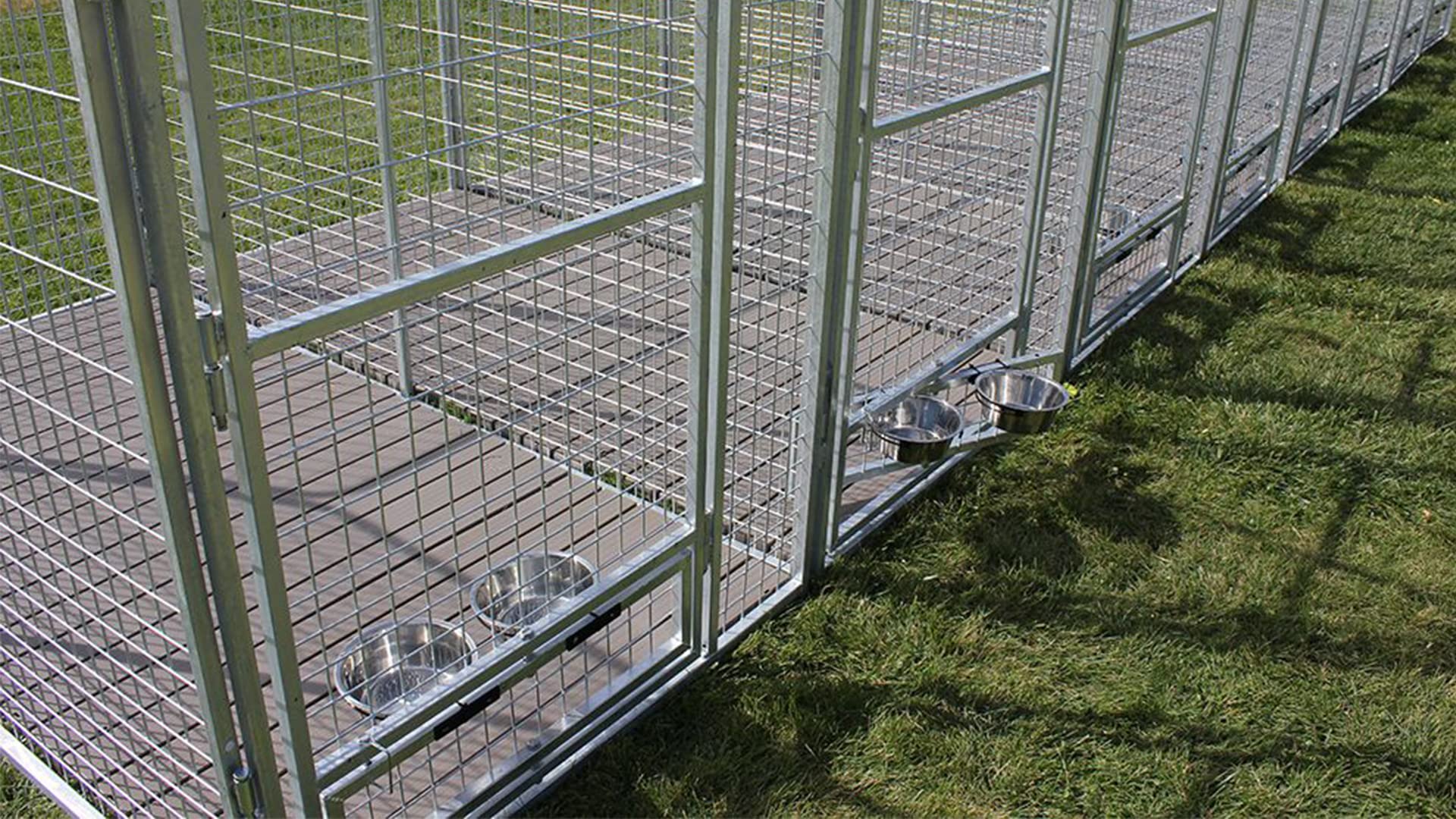 8' x 8' Heavy Duty Raised Dog Kennel Flooring - Durable Outdoor Pet Run Mat for Large Dogs - Perfect for Backyard, Kennel, and Dog Park Use