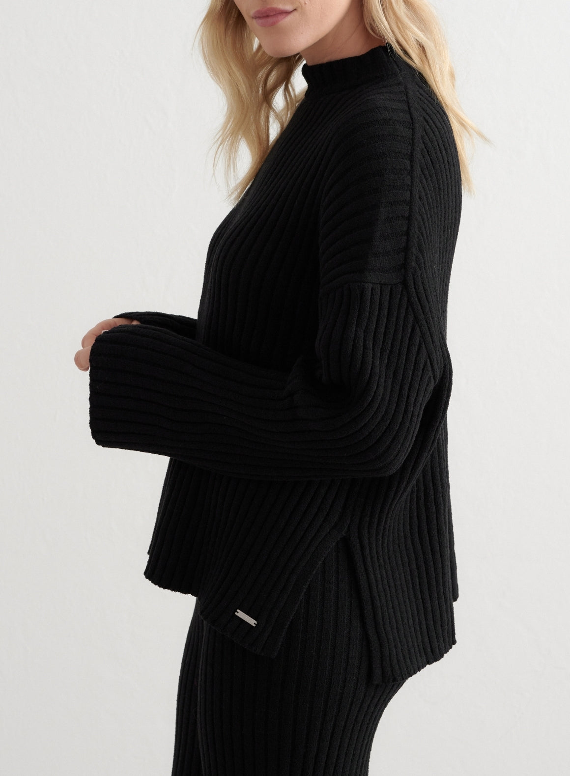 Stylish Black Rib Knit Sweater for Women - Cozy Winter Pullover with Ribbed Texture | Perfect for Casual Outfits, Office Wear & Holiday Gatherings