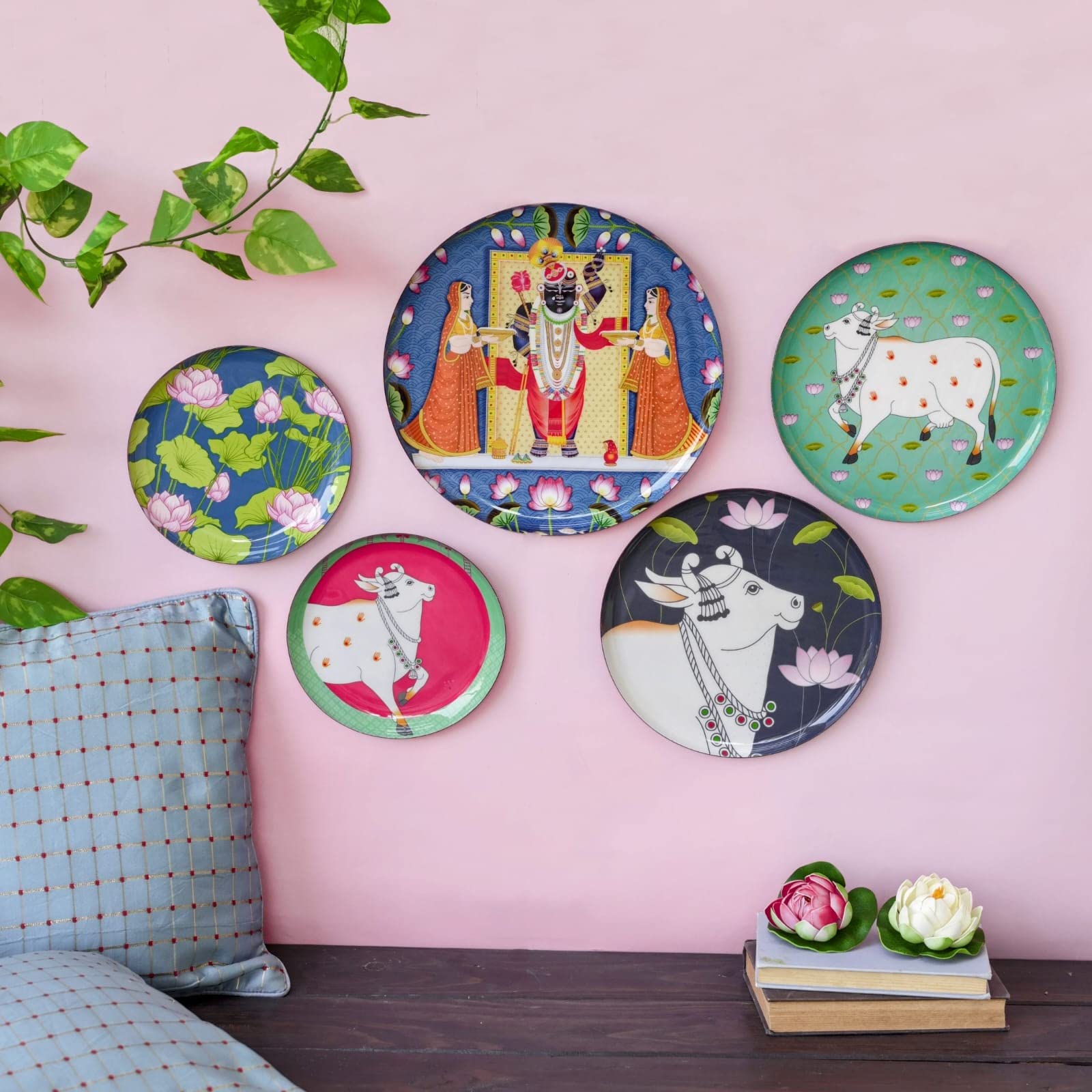 Handmade Pichwai Iron Wall Art Plates Set of 5 - Traditional Indian Metal Wall Decor for Living Room, Bedroom & Dining Room - Rustic Home Decor Accent - Perfect for Boho, Ethnic & Spiritual Interior Design Themes