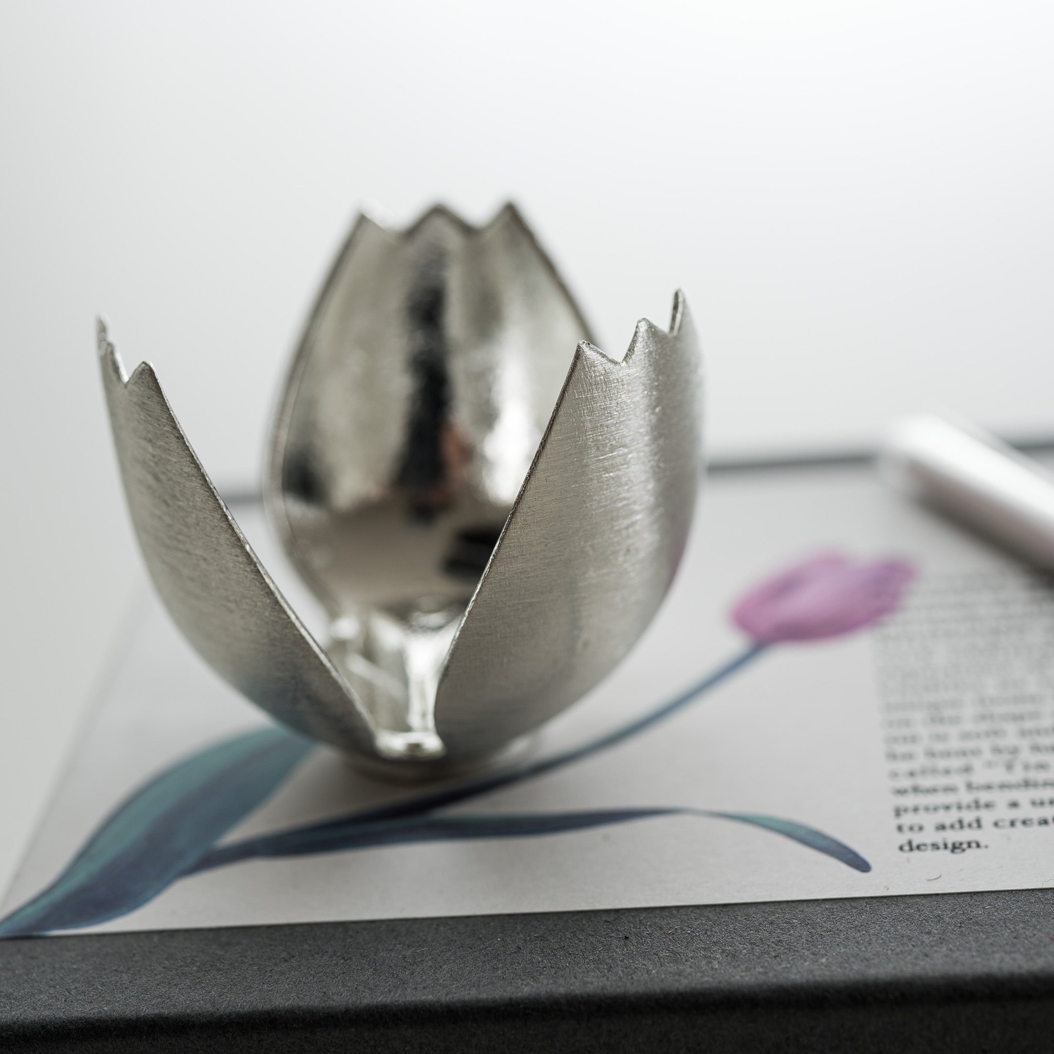 NOUSAKU Japanese Tin Incense Holder - Elegant Tulip Design for Aromatherapy & Meditation | Perfect for Home, Office & Zen Decor