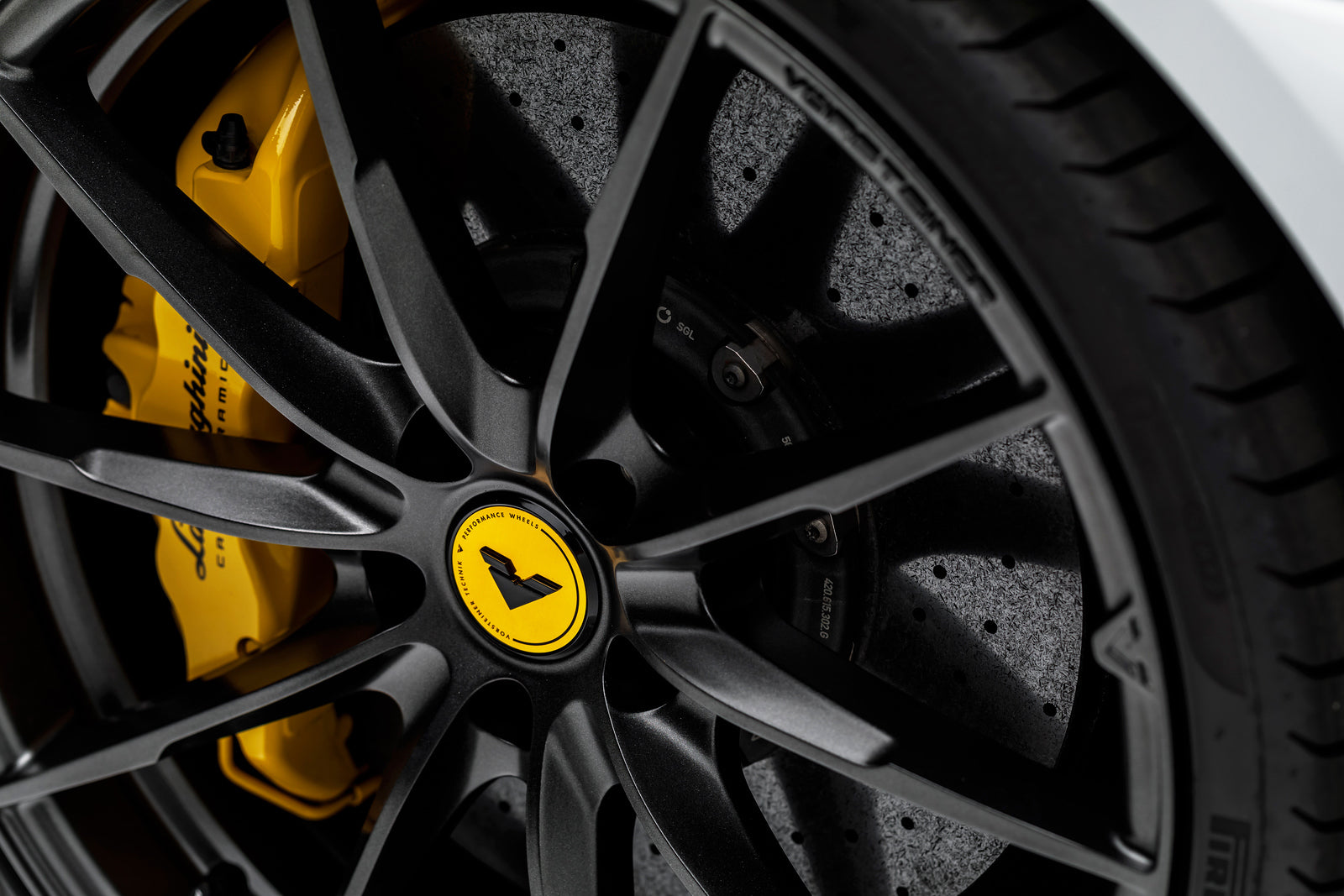Lamborghini Huracan 610-4 LP Mondiale Edizione Aero Program - High Performance Sports Car for Racing & Luxury Driving
