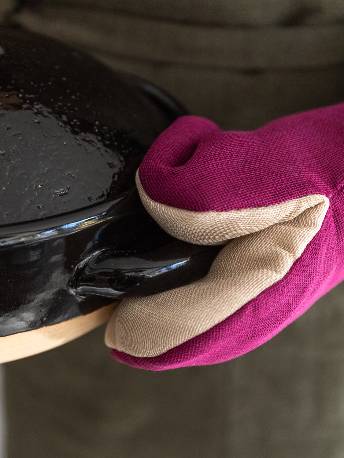 Caya Heat Resistant Kitchen Oven Mitts - Premium Silicone Cooking Gloves for Baking, Grilling & BBQ - Non-Slip Grip & Extra Long Protection (Pair) - Perfect for Home Chefs & Outdoor Cooking