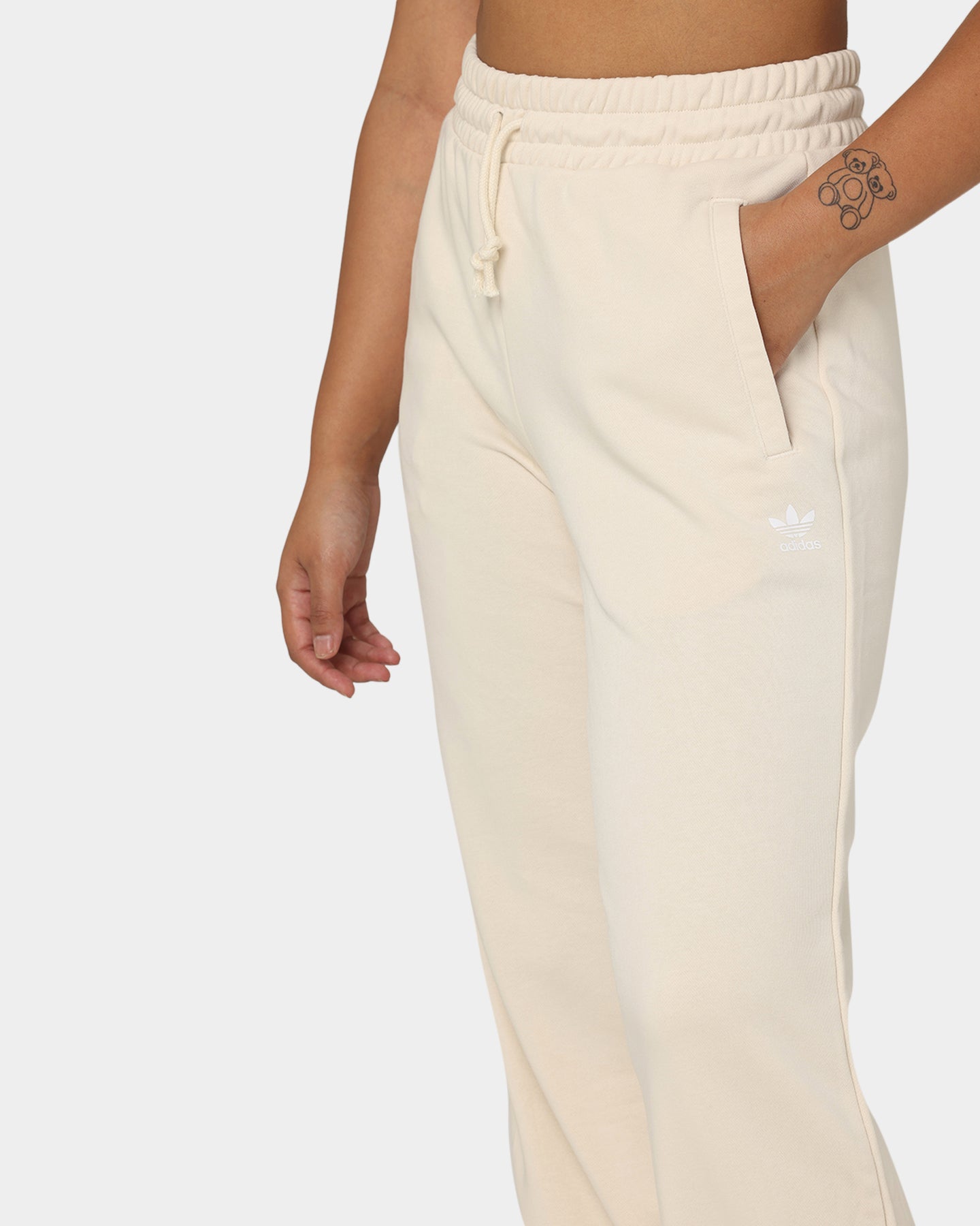 Adidas Women's Wonder White Sweatpants - Comfortable Athletic Pants for Running, Yoga & Lounge Wear