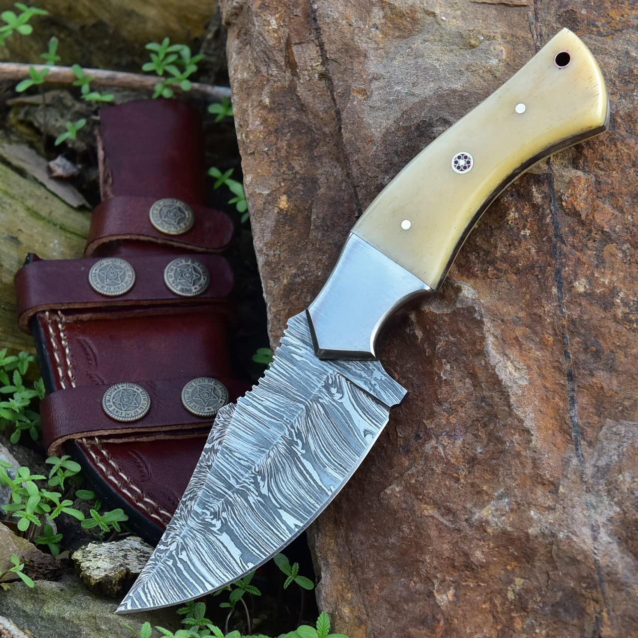 Premium Handmade Damascus Steel Hunting Knife - 8.5