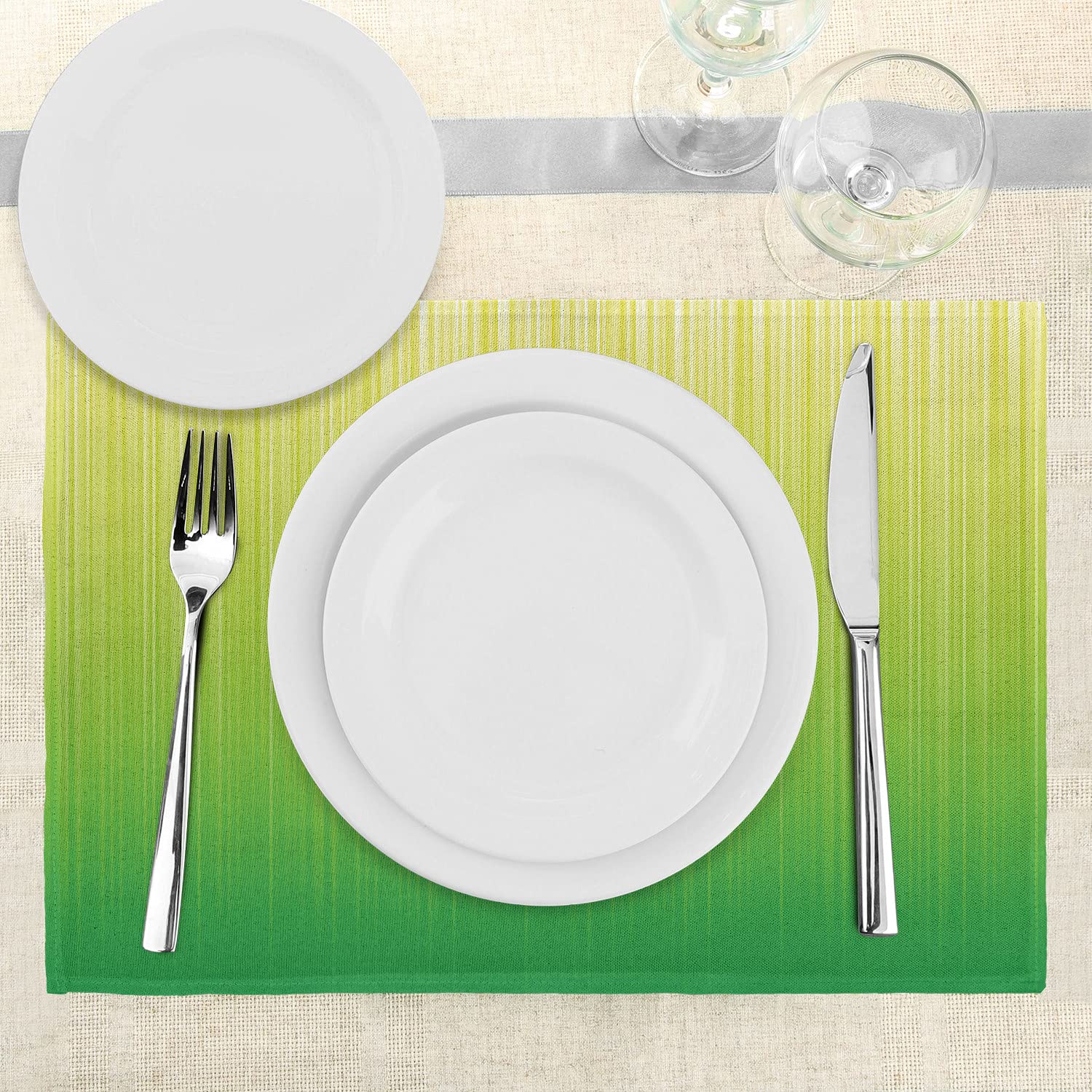 Ambesonne Set of 4 Lime Green Placemats - Modern Pin Striped Abstract Design, Washable Fabric Table Mats for Dining Room & Kitchen Decor - Perfect for Dinner Parties, Holiday Gatherings & Everyday Use