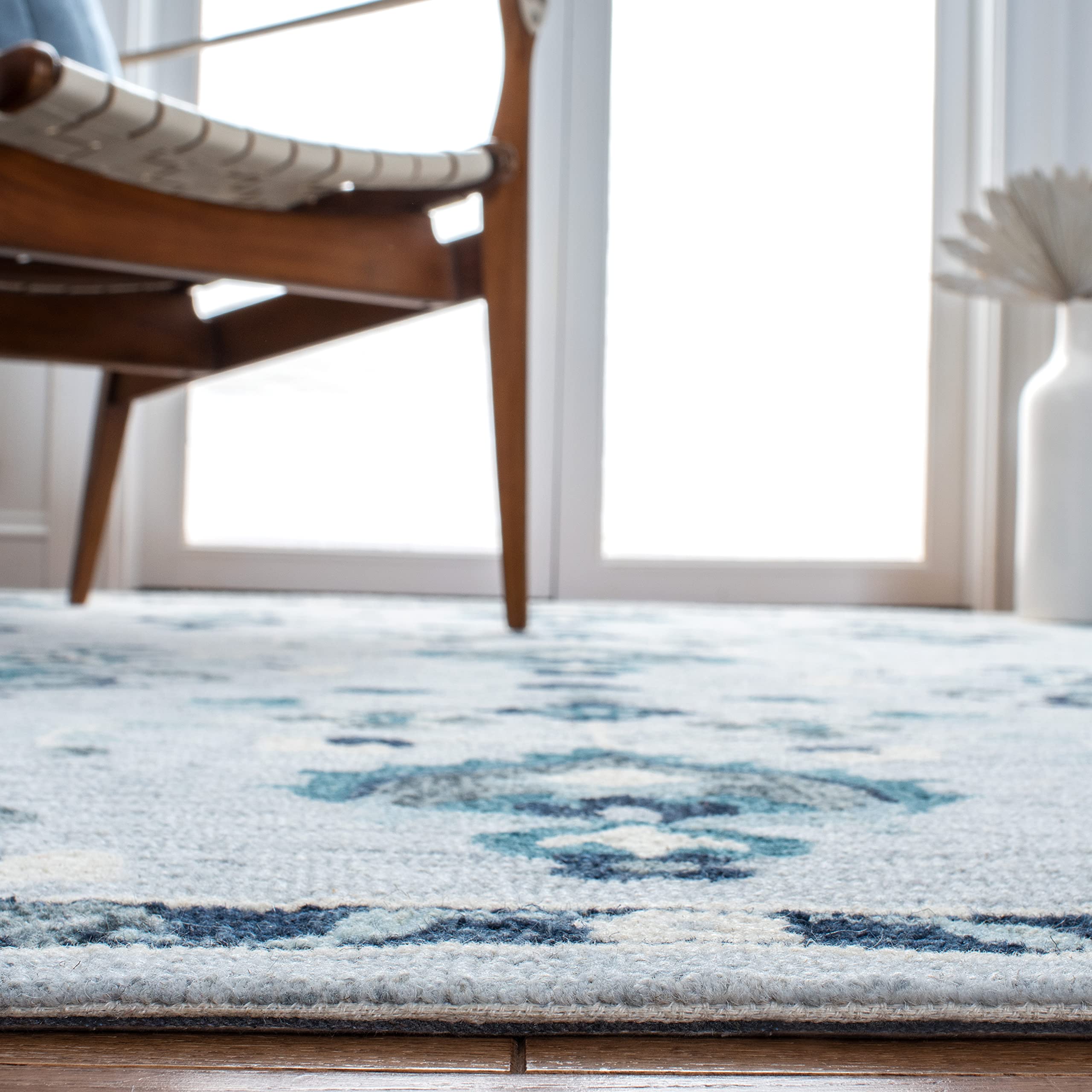 SAFAVIEH Metro Collection 6'x6' Square Blue & Ivory Wool Area Rug - Handmade Premium Quality for Living Room, Dining Room & Bedroom Decor | Soft & Durable Floor Covering for Home Interior Design