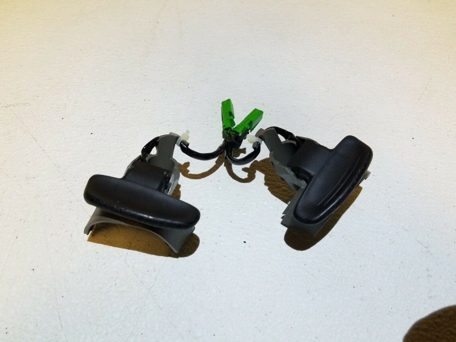 05-08 Acura RL OEM Steering Wheel Shift Paddle Pair - Genuine Replacement Parts for Smooth Gear Shifting | Perfect for Performance Driving & Racing Enthusiasts