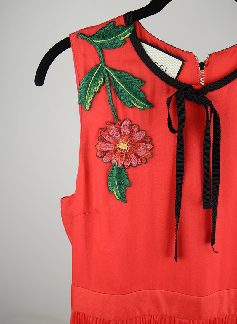 Gucci Red Long Dress with Floral Embroidery - Size 40 | Elegant Evening Gown for Parties, Weddings & Special Occasions