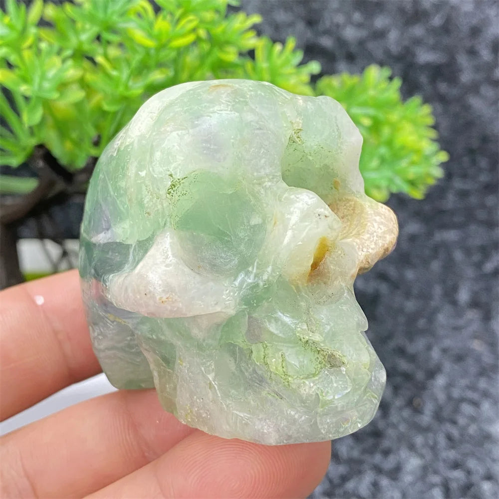 Natural Crystal Hand-Polished Carved Skull - Halloween Decor, Home Decor, Spiritual Healing Stone, Unique Holiday Gift for Collectors & Witches - Perfect for Altars, Meditation & Gothic Decorations
