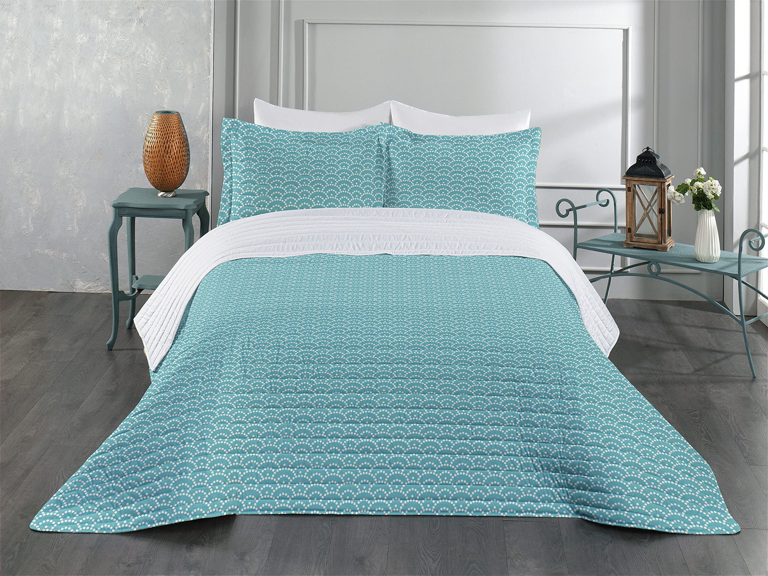 Ambesonne King Size Microfiber Bedspread Set - Pale Blue Abstract Bubble Design with Pillow Shams & Comforter | Japanese Inspired Vintage Art | Soft Turquoise & White Bedding for Master Bedroom, Guest Room or Dorm Decor