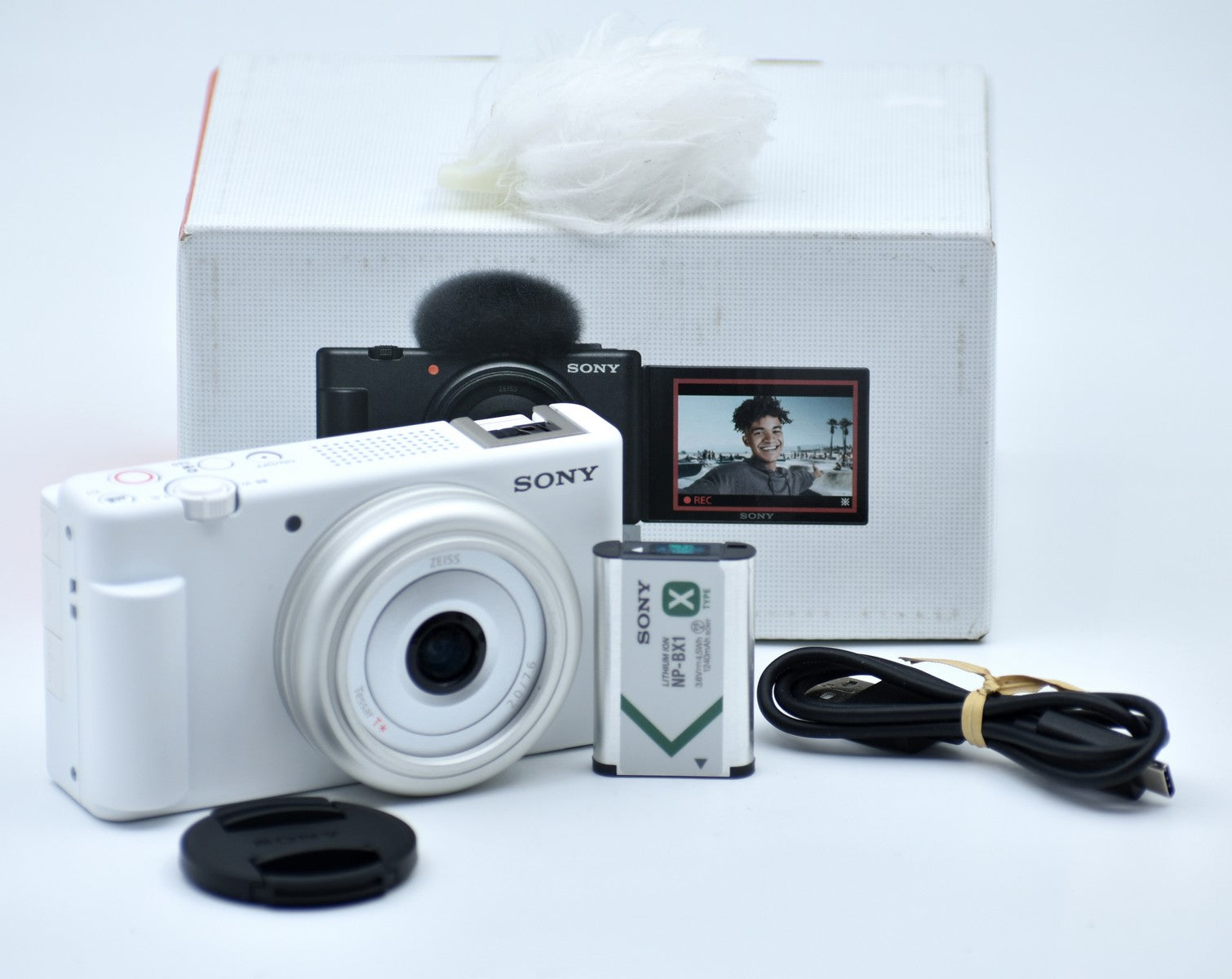 Open Box Sony ZV-1F Vlogging Camera (White) - Compact Digital Camera for YouTube, Travel & Content Creation - Perfect for Vloggers, Bloggers & Social Media