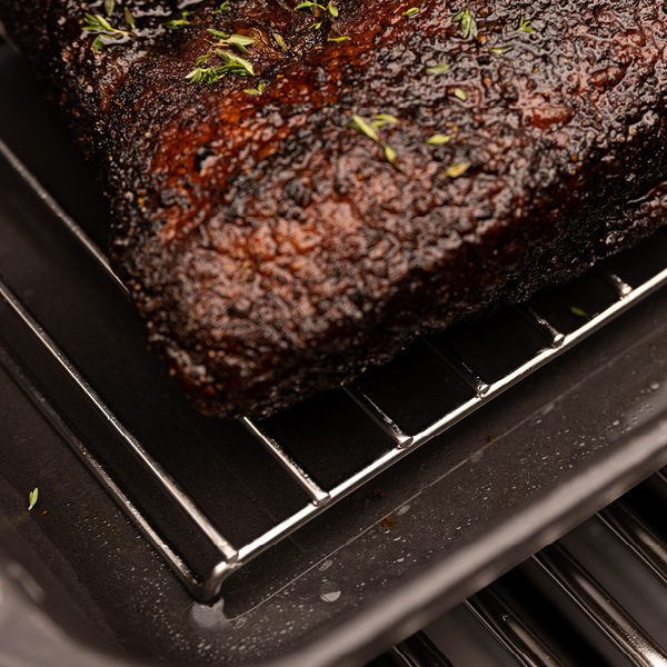 Broil King 69610 Cast Iron Multi Roaster - Premium Dutch Oven for Baking, Braising & Roasting - Perfect for Camping, Outdoor Cooking & Family Dinners