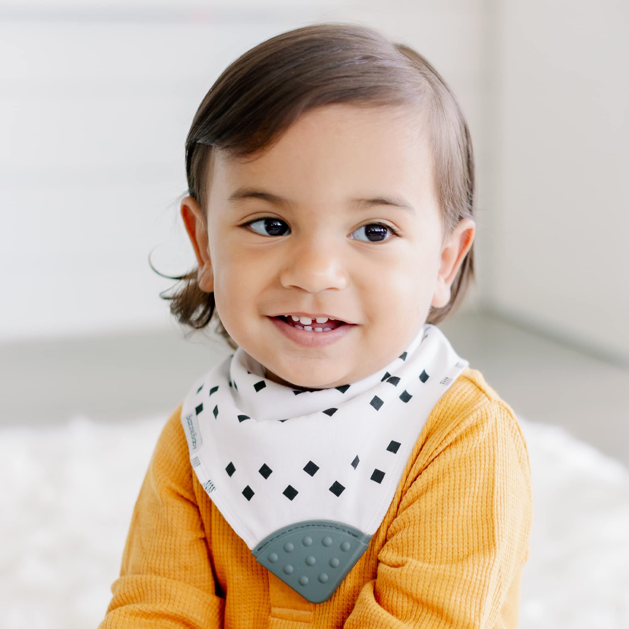 Bazzle Baby Bandana Teething Bibs 4-Pack – Soft Cotton Drool Bibs for Boys & Girls with Silicone Teether for Teething Relief, Adjustable & Absorbent Baby Bibs for Drooling (Gray & White) – Perfect for Feeding, Playtime & Daily Outfits