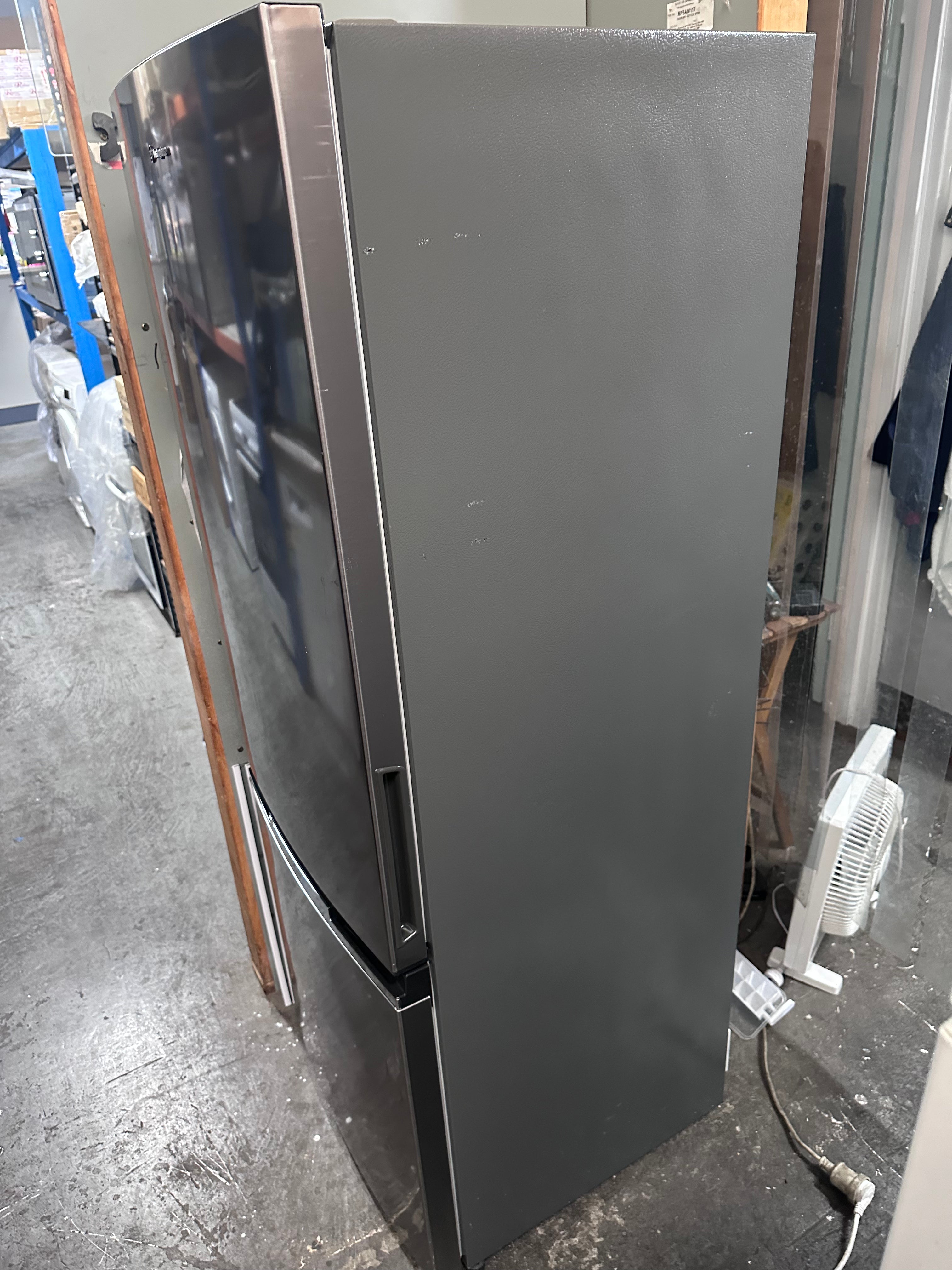 Westinghouse 317L Bottom Mount Frost Free Refrigerator - Energy Efficient, Spacious Design [Refurbished] - Perfect for Kitchens, Offices & Small Apartments