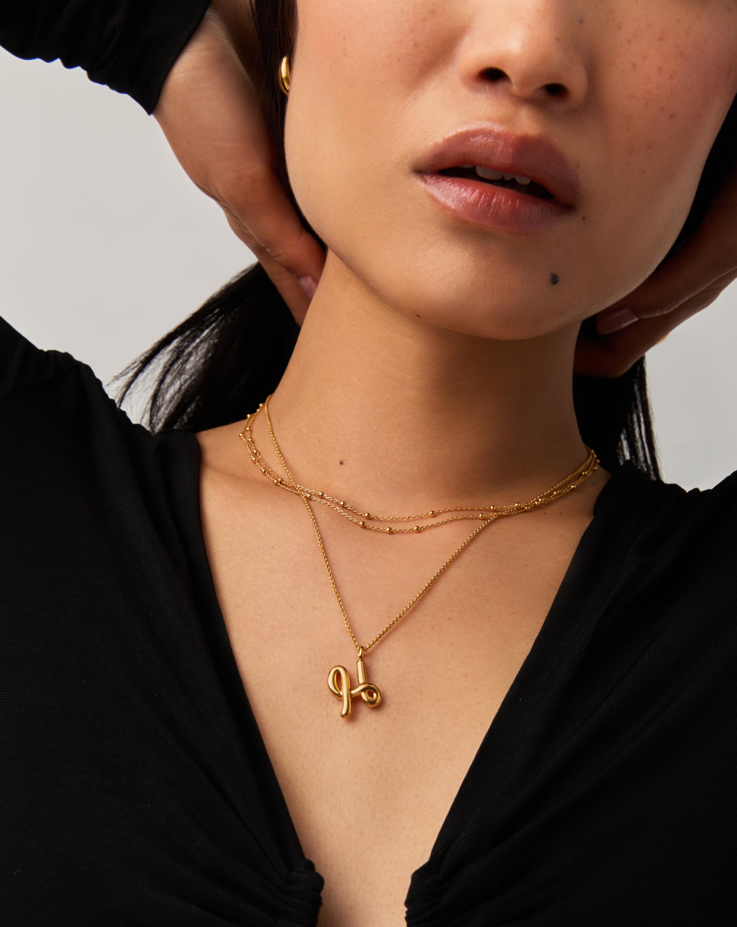 Curly Molten Initial Pendant Necklace - Personalized Letter H | 18k Gold Vermeil Jewelry for Women - Perfect Gift for Birthday, Anniversary & Valentine's Day
