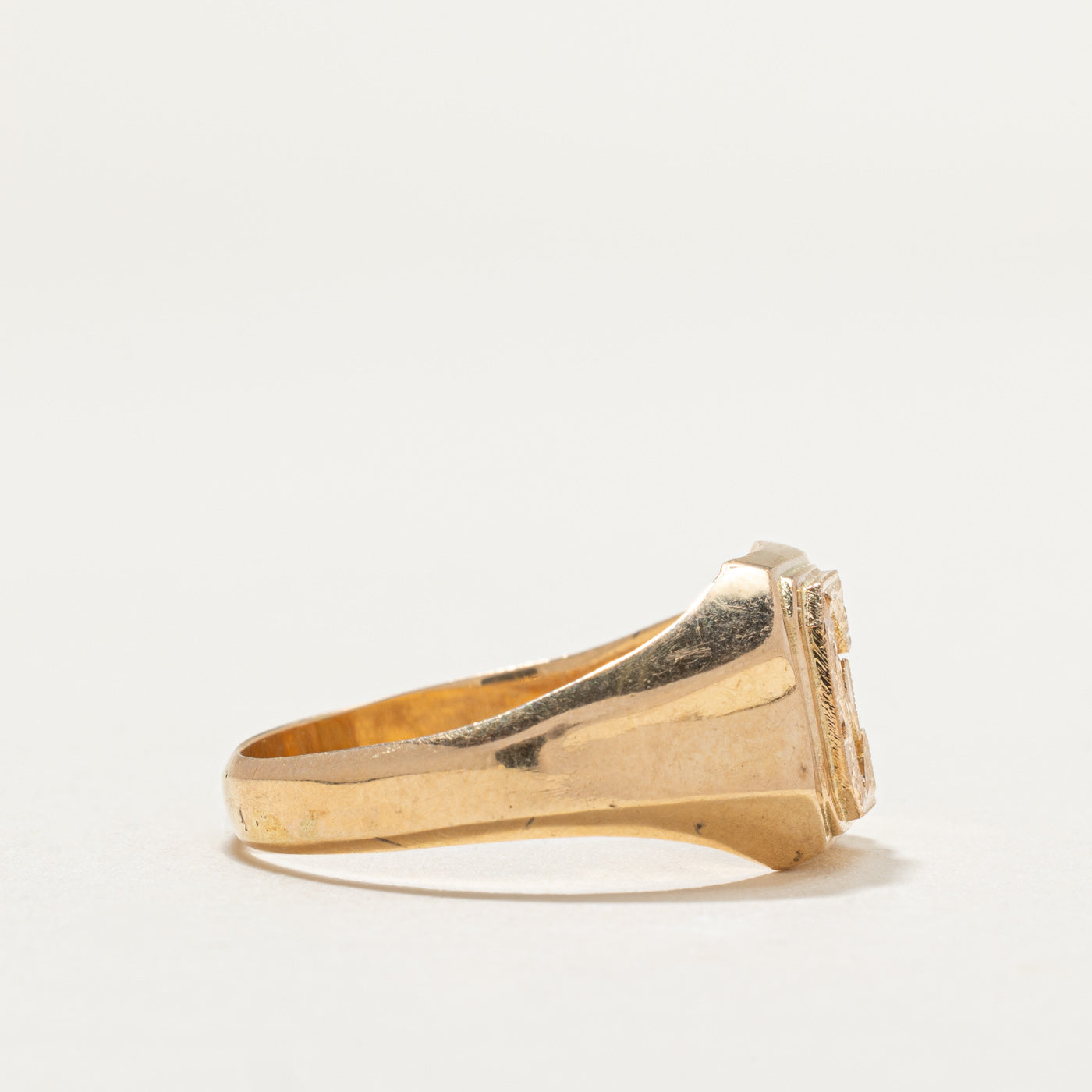 14K Yellow Gold E Initial Signet Ring for Men & Women - Size 13.25 - Personalized Monogram Jewelry Gift for Birthday, Anniversary & Graduation - Elegant Handcrafted Letter Ring for Everyday Wear & Special Occasions