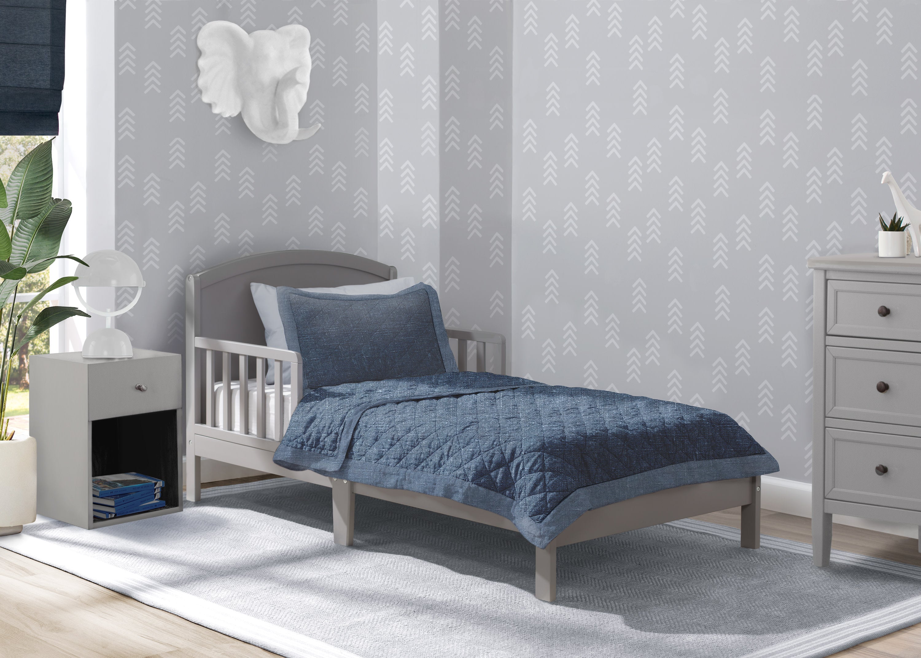 Grey (026)