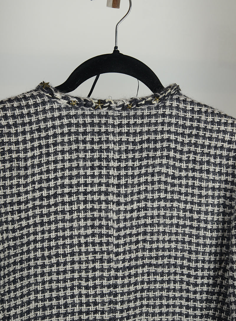 Chanel White and Blue Tweed Jacket Size 40 - Elegant Women's Blazer for Office, Party, and Special Occasions