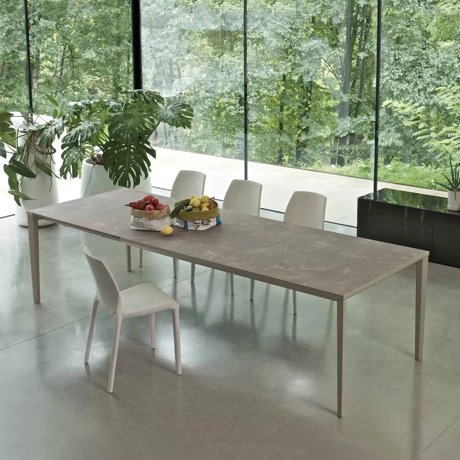 Extendable Dining Table - Expandable Wooden Table for 6 to 10 People - Perfect for Family Gatherings & Dinner Parties