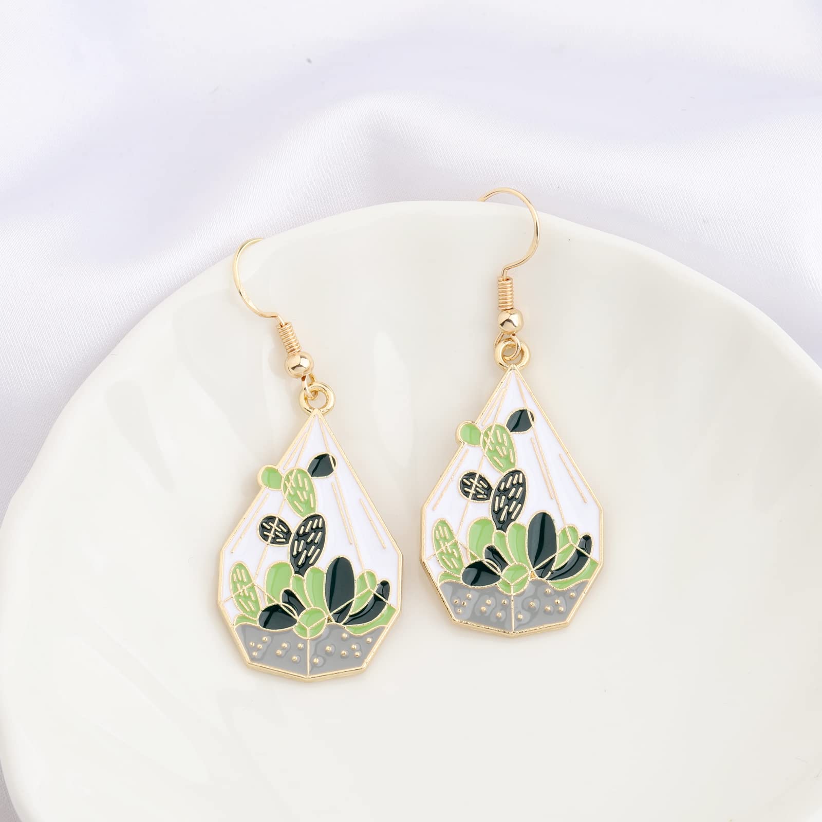 FUSTMW Green Cactus Dangle Earrings - Trendy Botanical Jewelry for Women | Perfect Gift for Plant Lovers, Boho Fashion & Summer Outfits